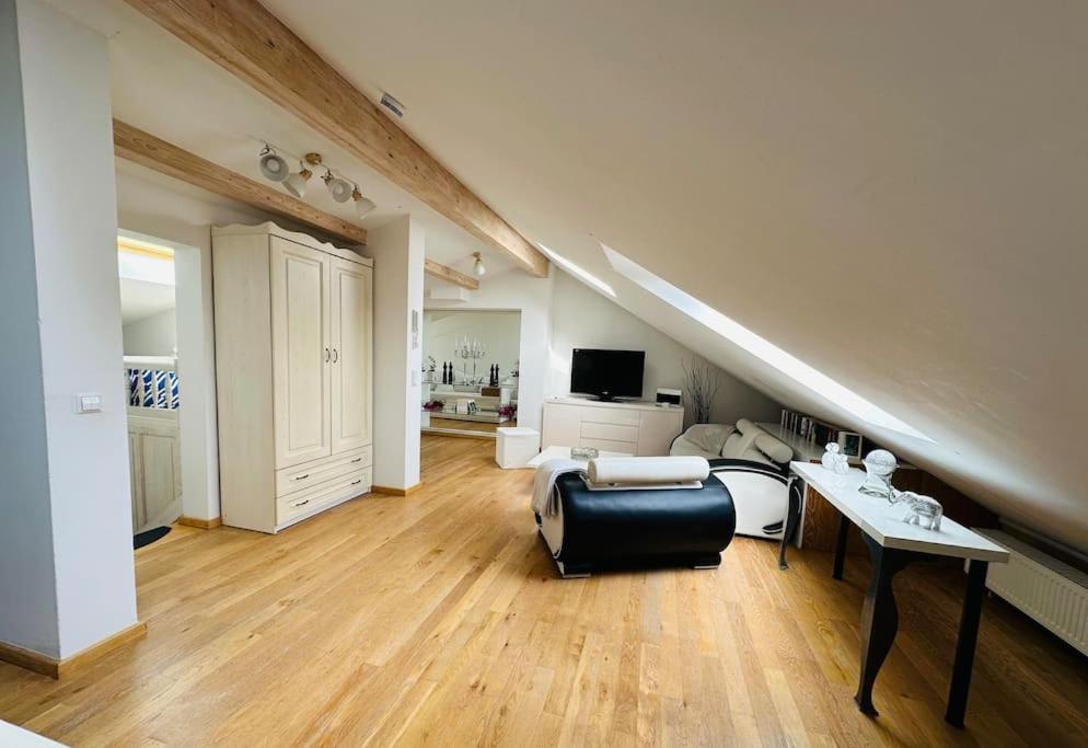 Schöne Dachgeschosswohnung nahe dem Müggelsee