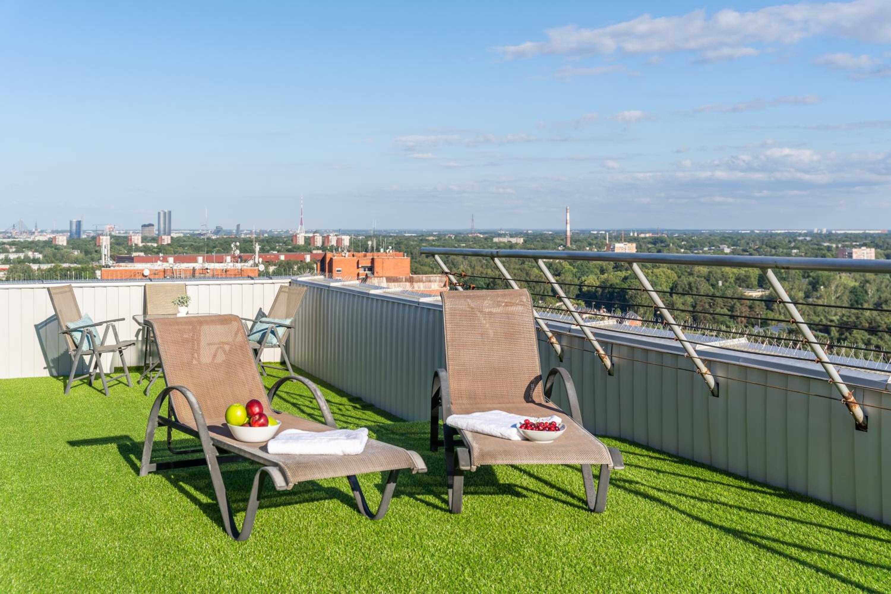 SkyPenthouse & SPA with FREE Parking