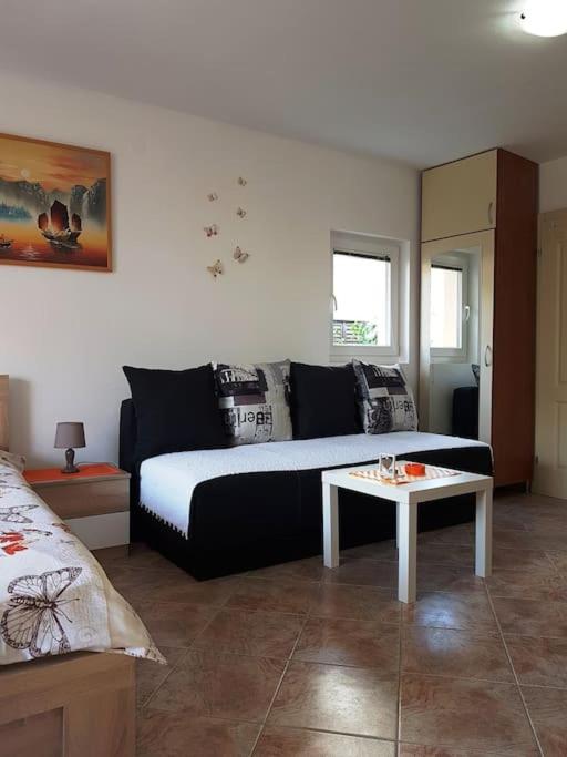 Apartment near the beach 3 view 2