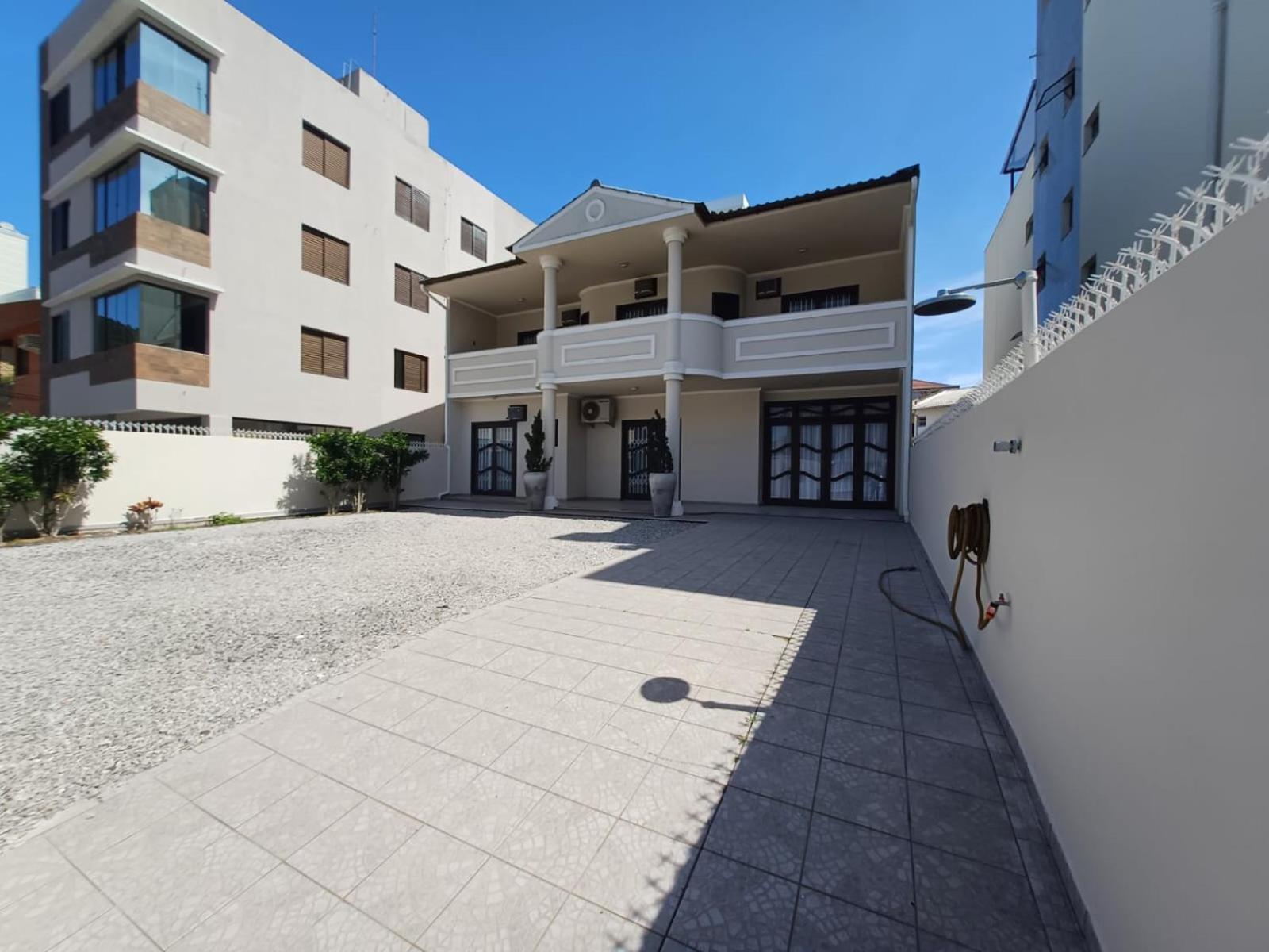 Casa Acary