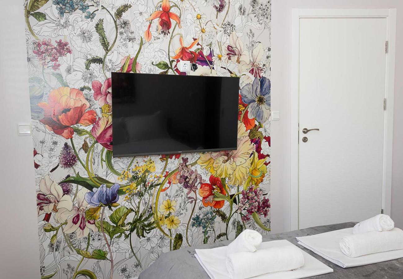 The Purplish 2-BD Apartment in Varna Center