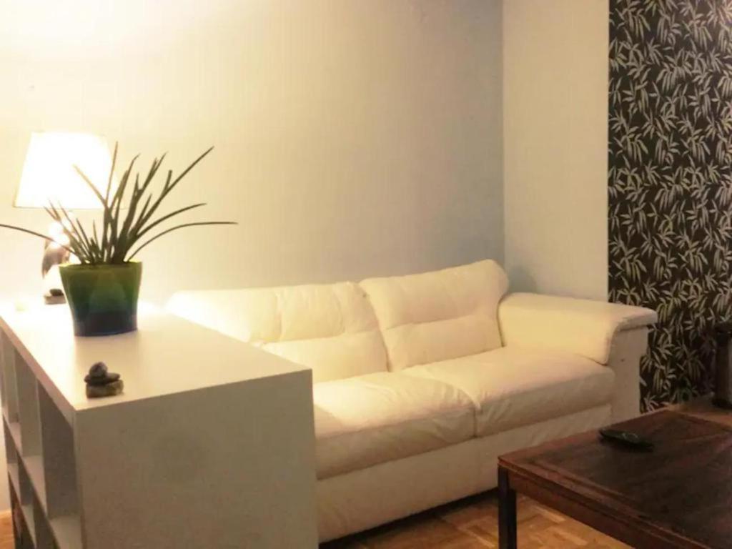 Designer Apartment in Old Town - Free Netflix