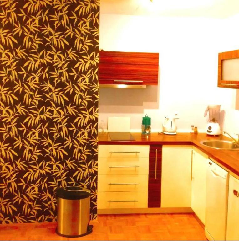 Designer Apartment in Old Town - Free Netflix
