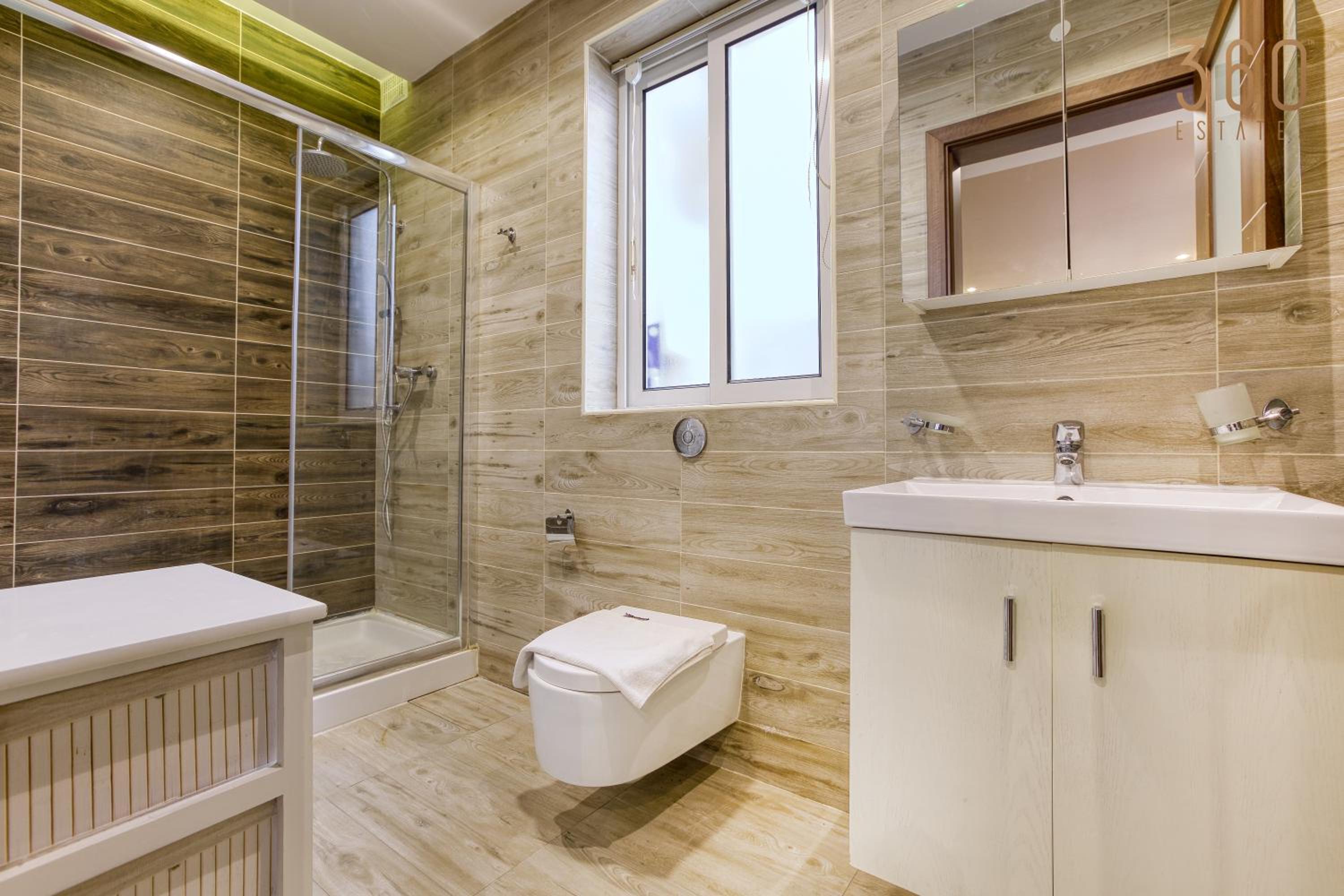 Spacious 2BR home with Terrace in Charming Mosta by 360 Estates view 4
