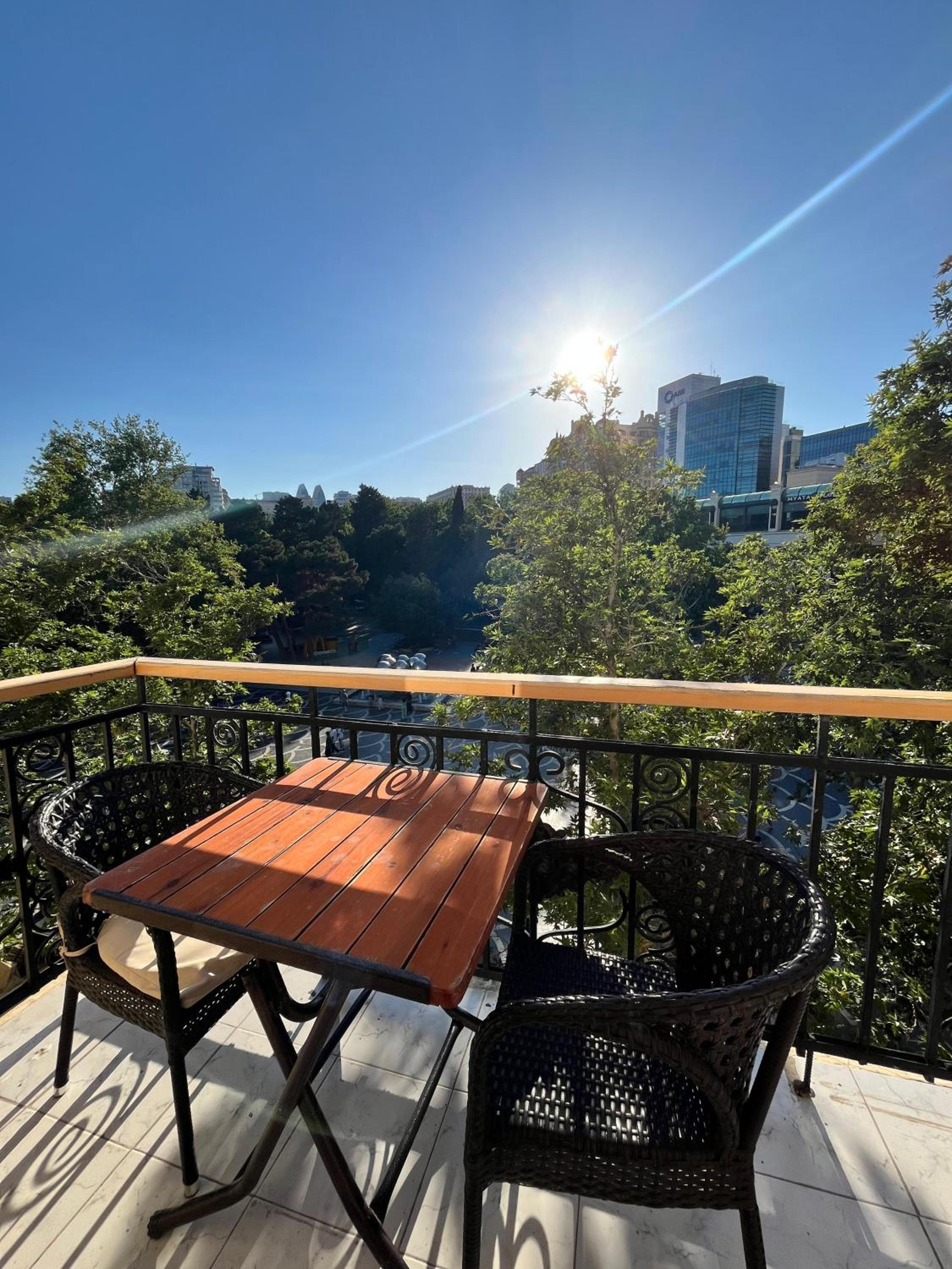 Modern 2BR Cozy Haven on Nizami St with a Balcony