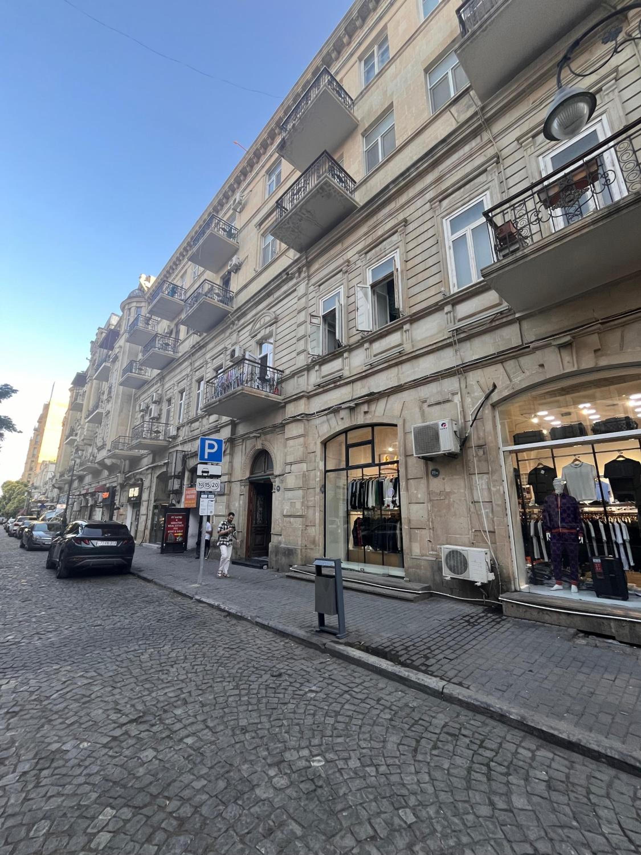 Modern 2BR Cozy Haven on Nizami St with a Balcony