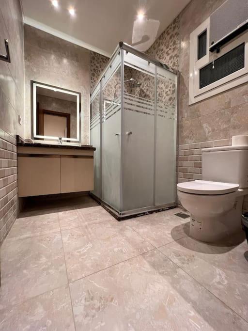 White Palace Double Room Private Bathroom 2