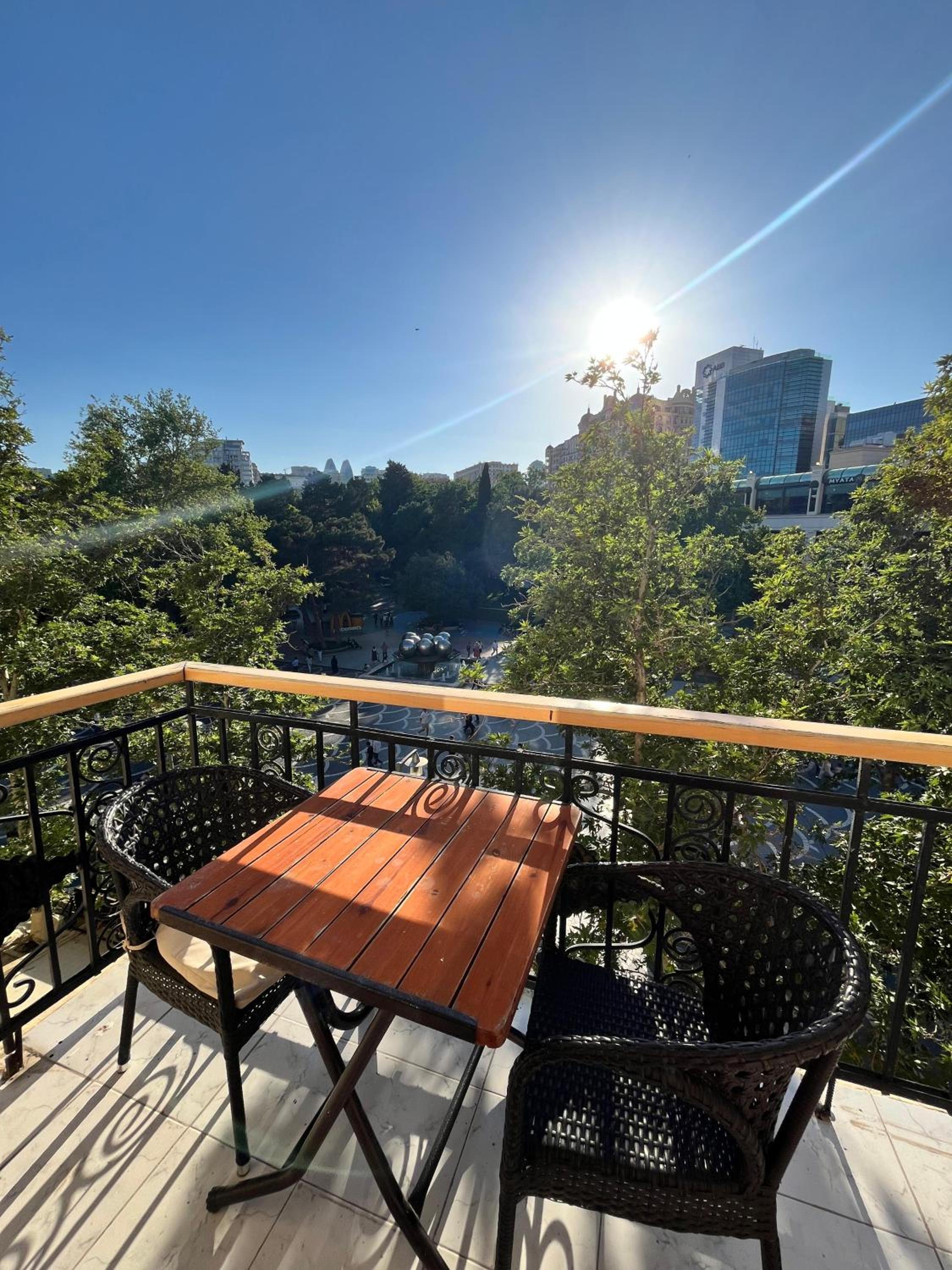 Modern 2BR Cozy Haven on Nizami St with a Balcony