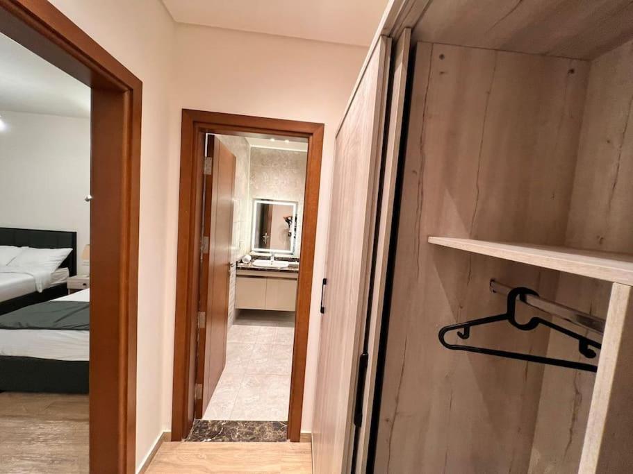 White Palace Double Room Private Bathroom 2