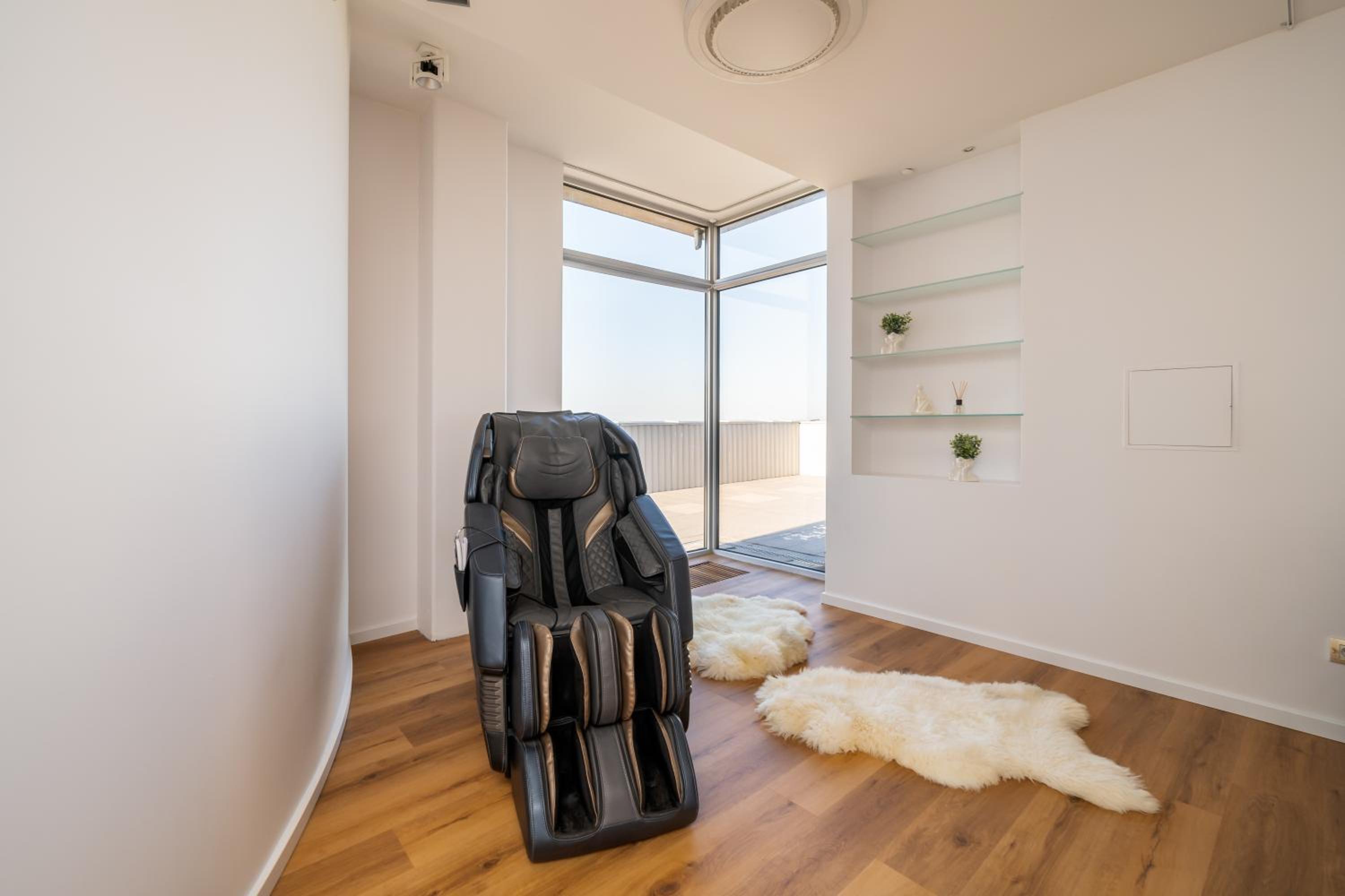 SkyPenthouse & SPA with FREE Parking