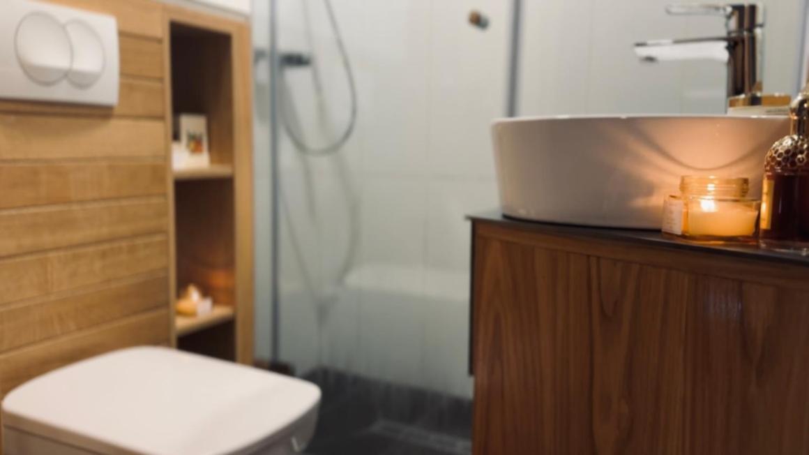 Waterfall Glamping Cabin