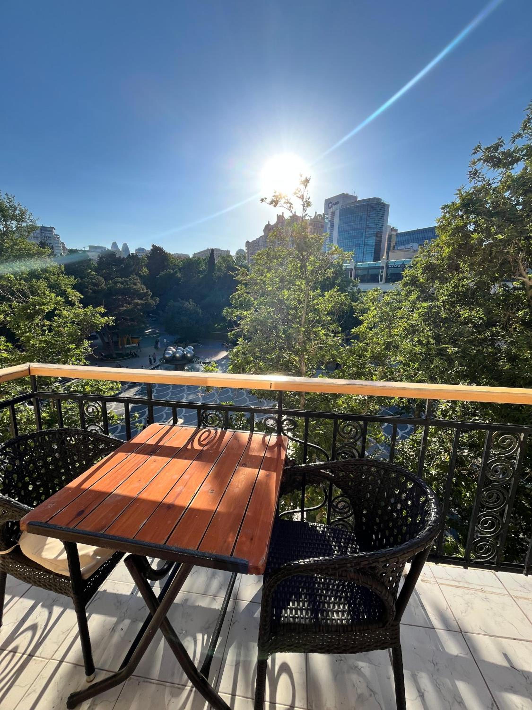 Modern 2BR Cozy Haven on Nizami St with a Balcony