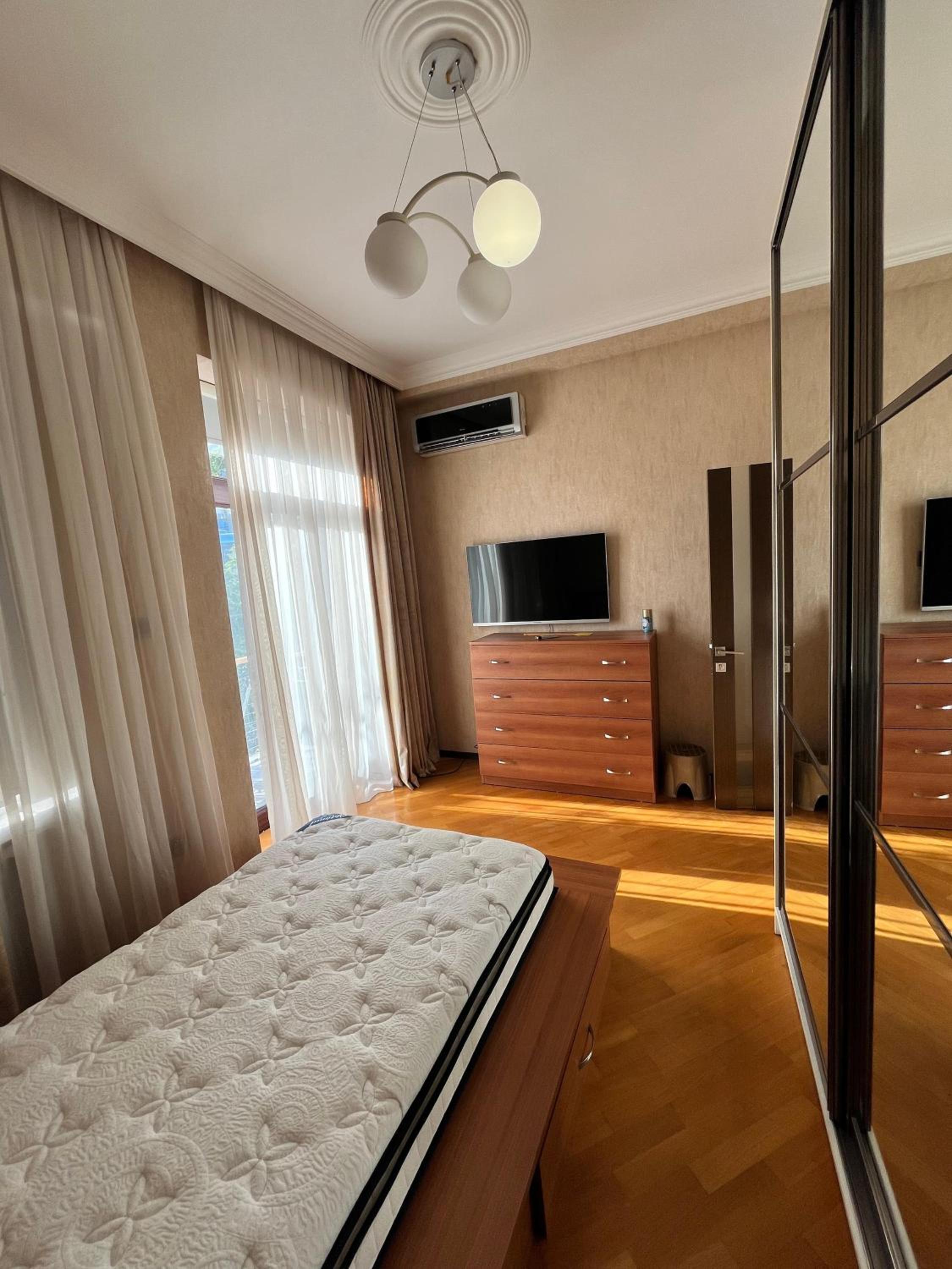 Modern 2BR Cozy Haven on Nizami St with a Balcony