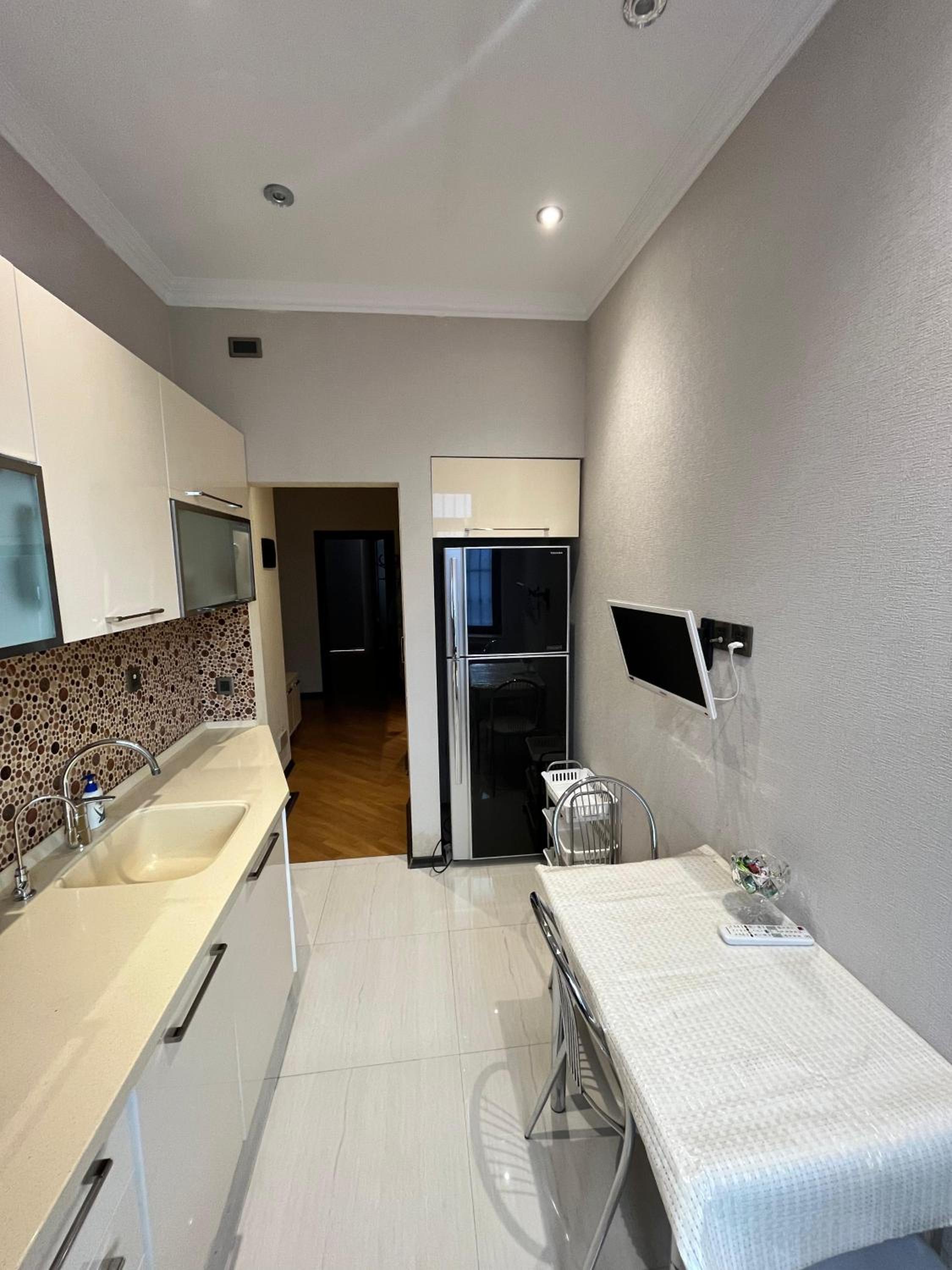 Modern 2BR Cozy Haven on Nizami St with a Balcony