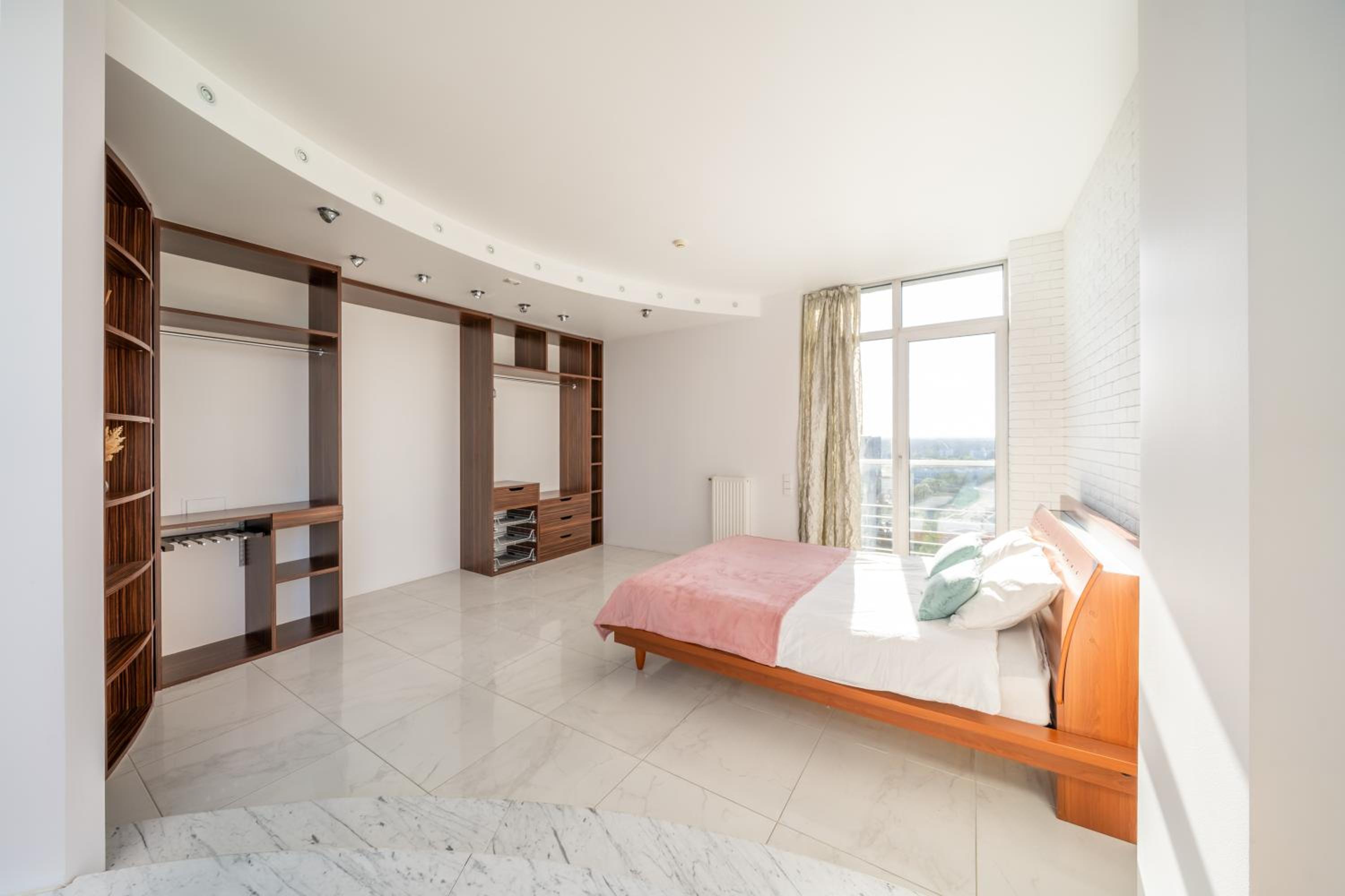 SkyPenthouse & SPA with FREE Parking