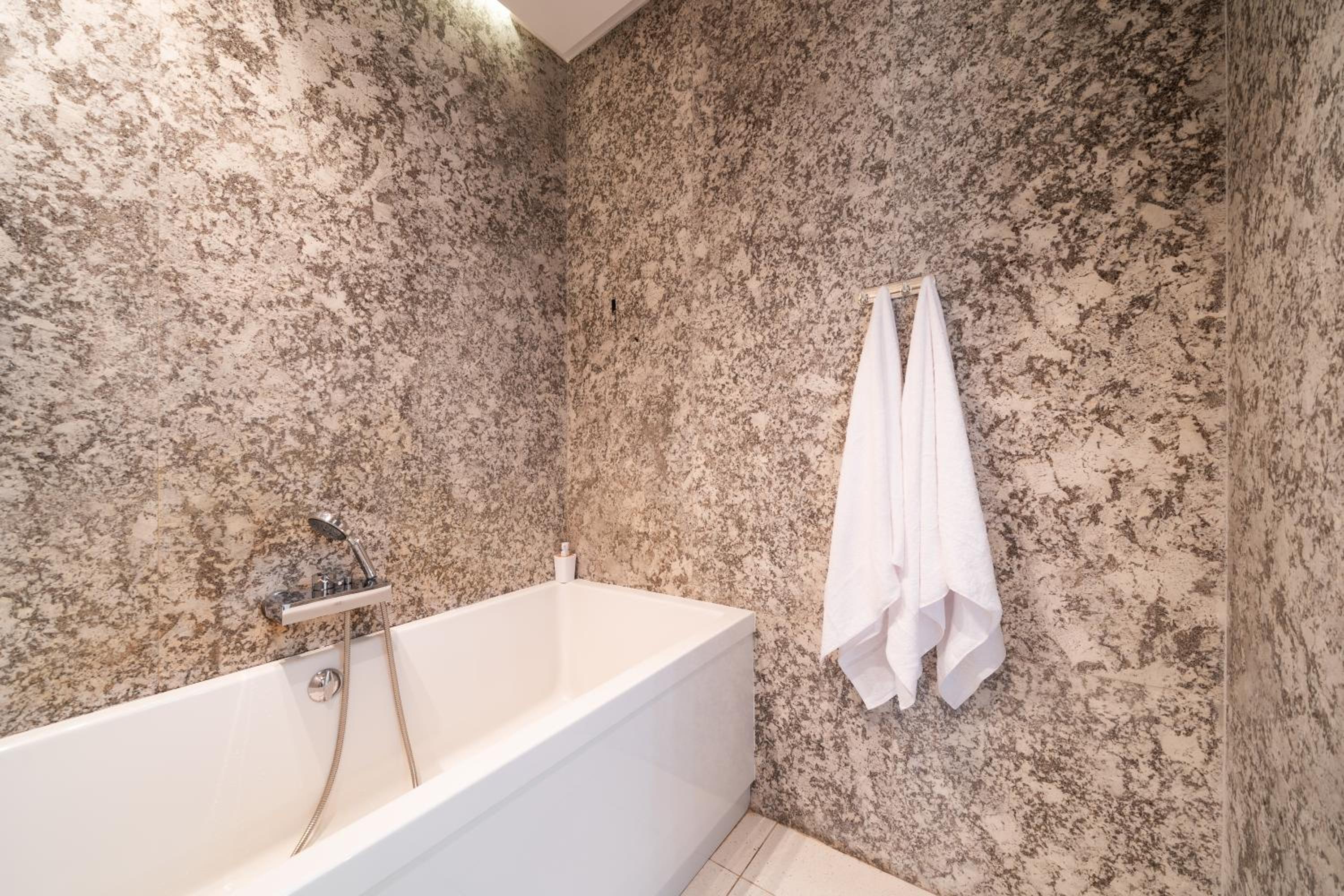 SkyPenthouse & SPA with FREE Parking