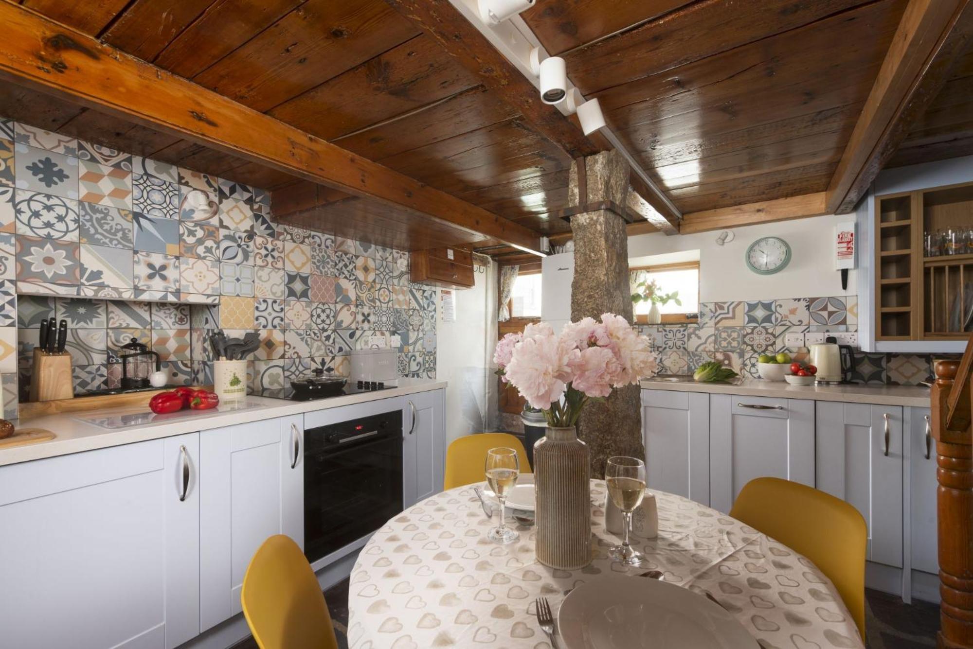 Cosy Cottage in St Ives, Wi-Fi, Pets Accepted view 2