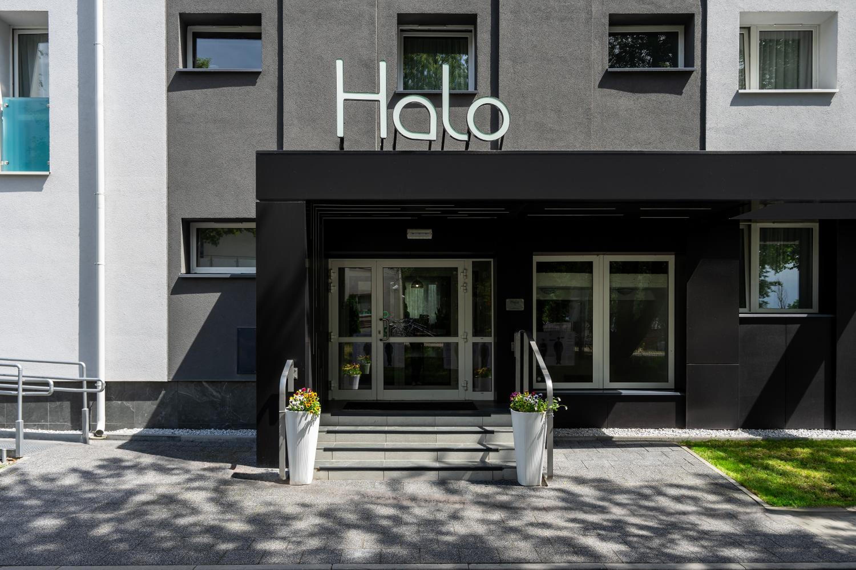Halo Hel view 3