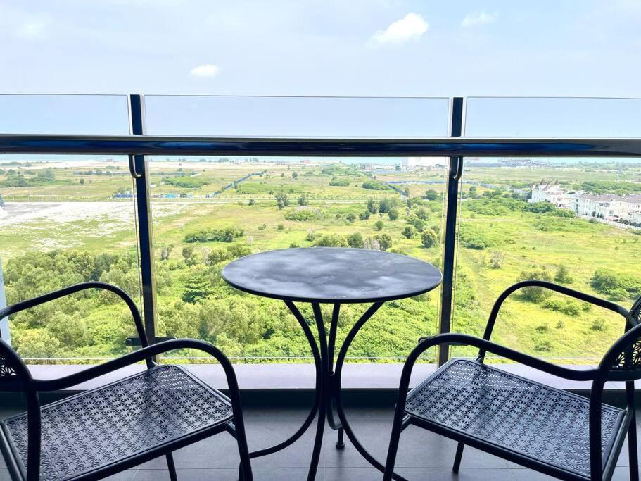 Coastal Calm Spacious and Quiet Seaview Retreat photo 6