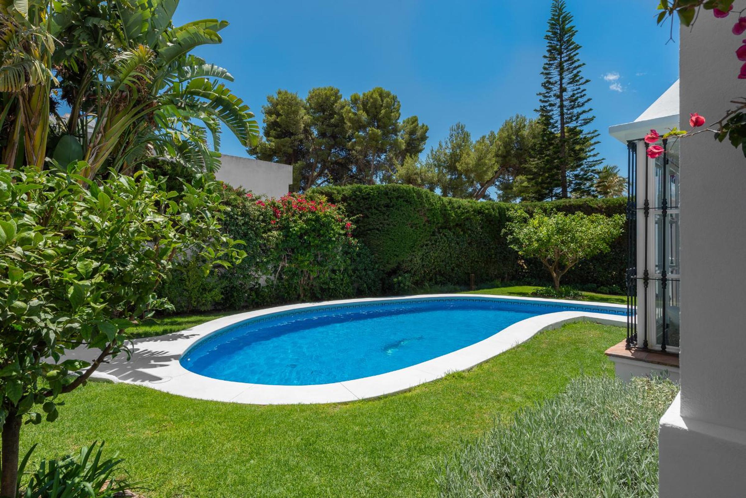 Luxury House with Private Pool and Stunning Interiors