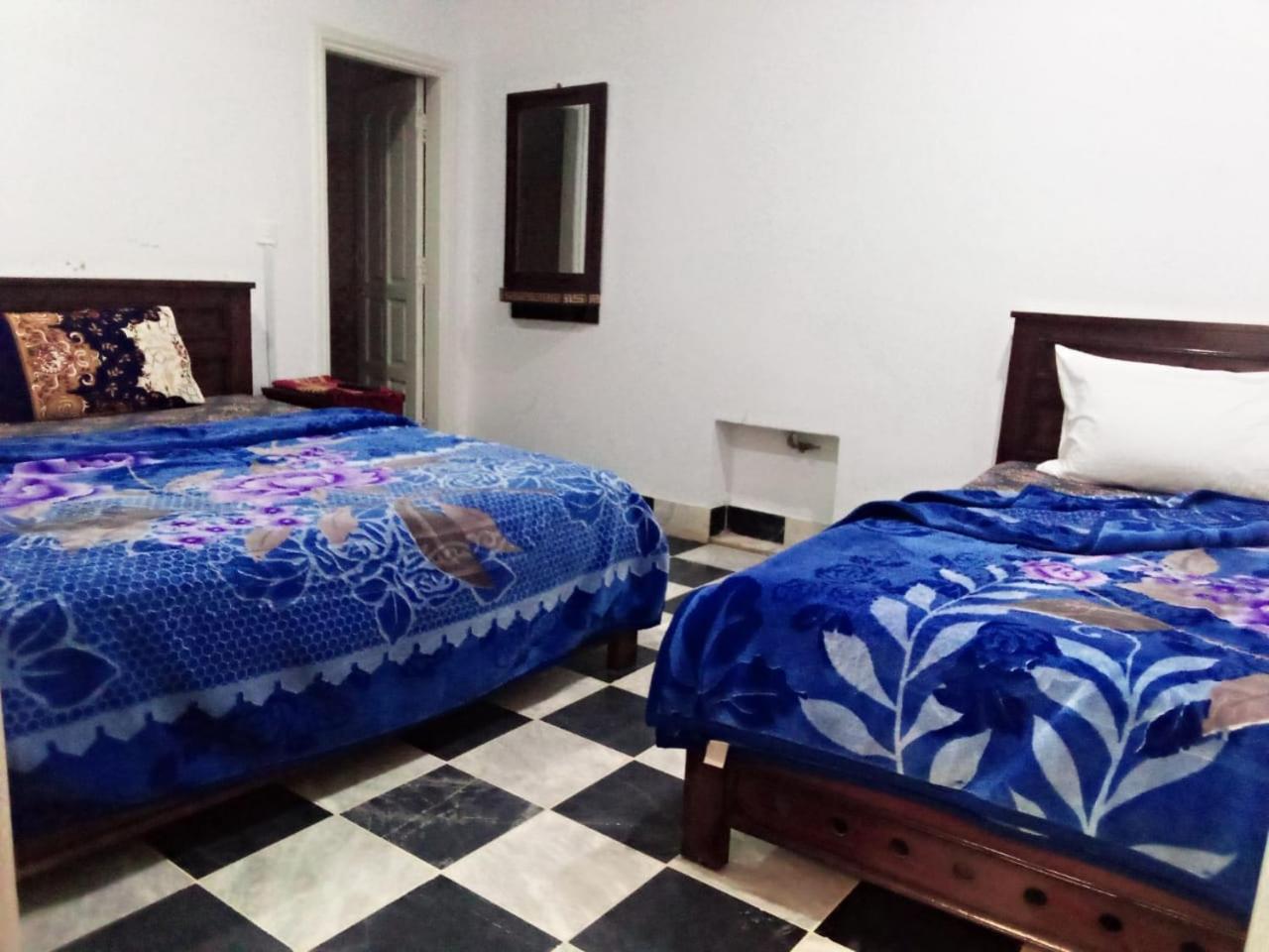Royal Grand Guest House Only For Families Islamabad view 3