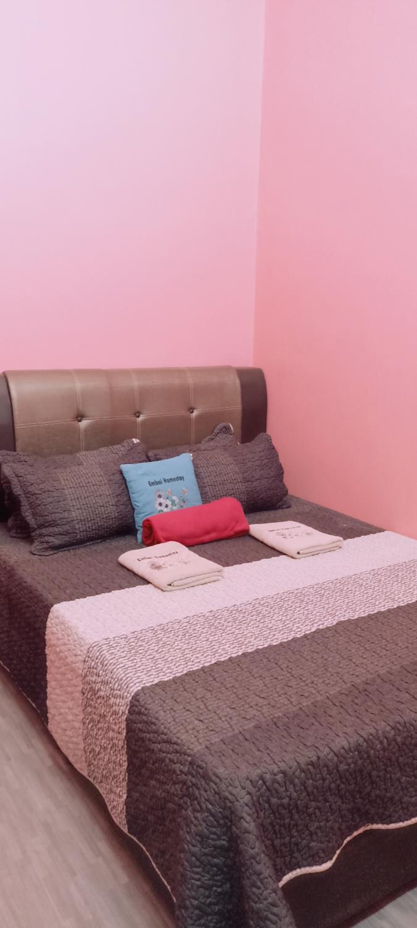 Emboi Homestay