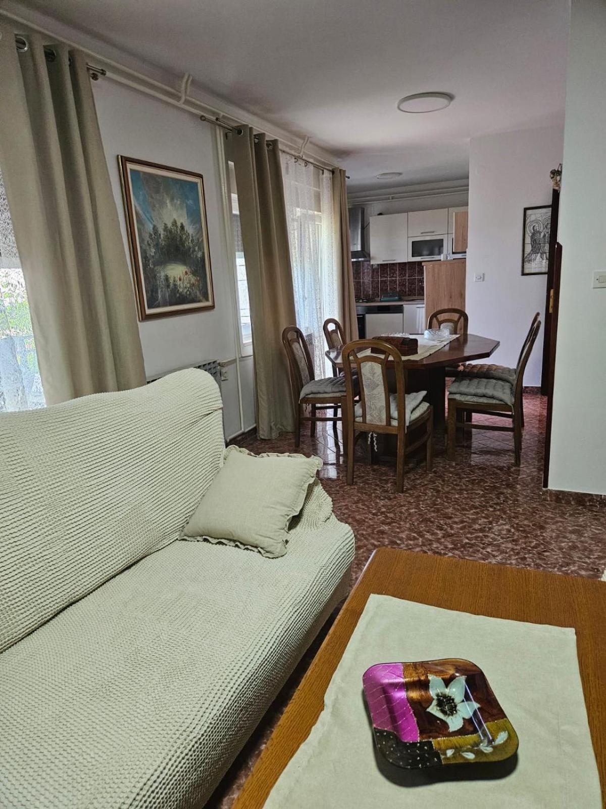 Apartment Nivea