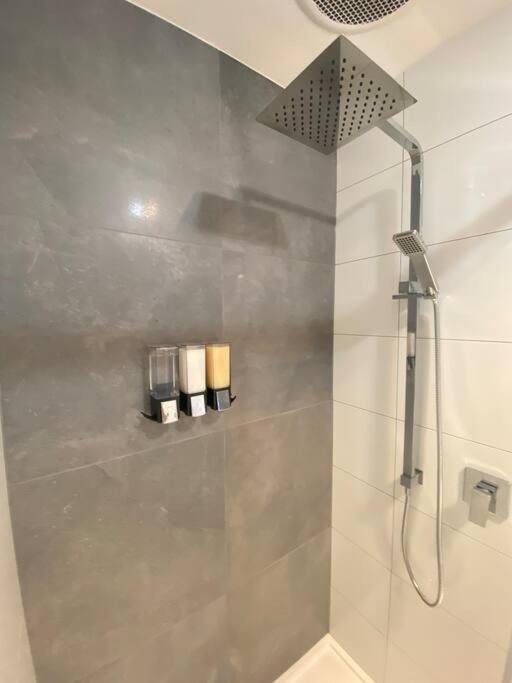 4 bedroom 2 bath renovated with spa king bed and free arcade games sleeps 10