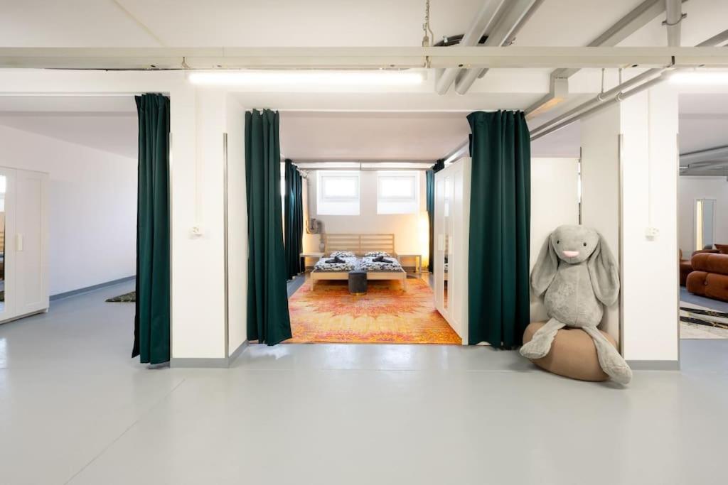 Sunlit Urban Haven Zurich Loft with Five Queen Beds