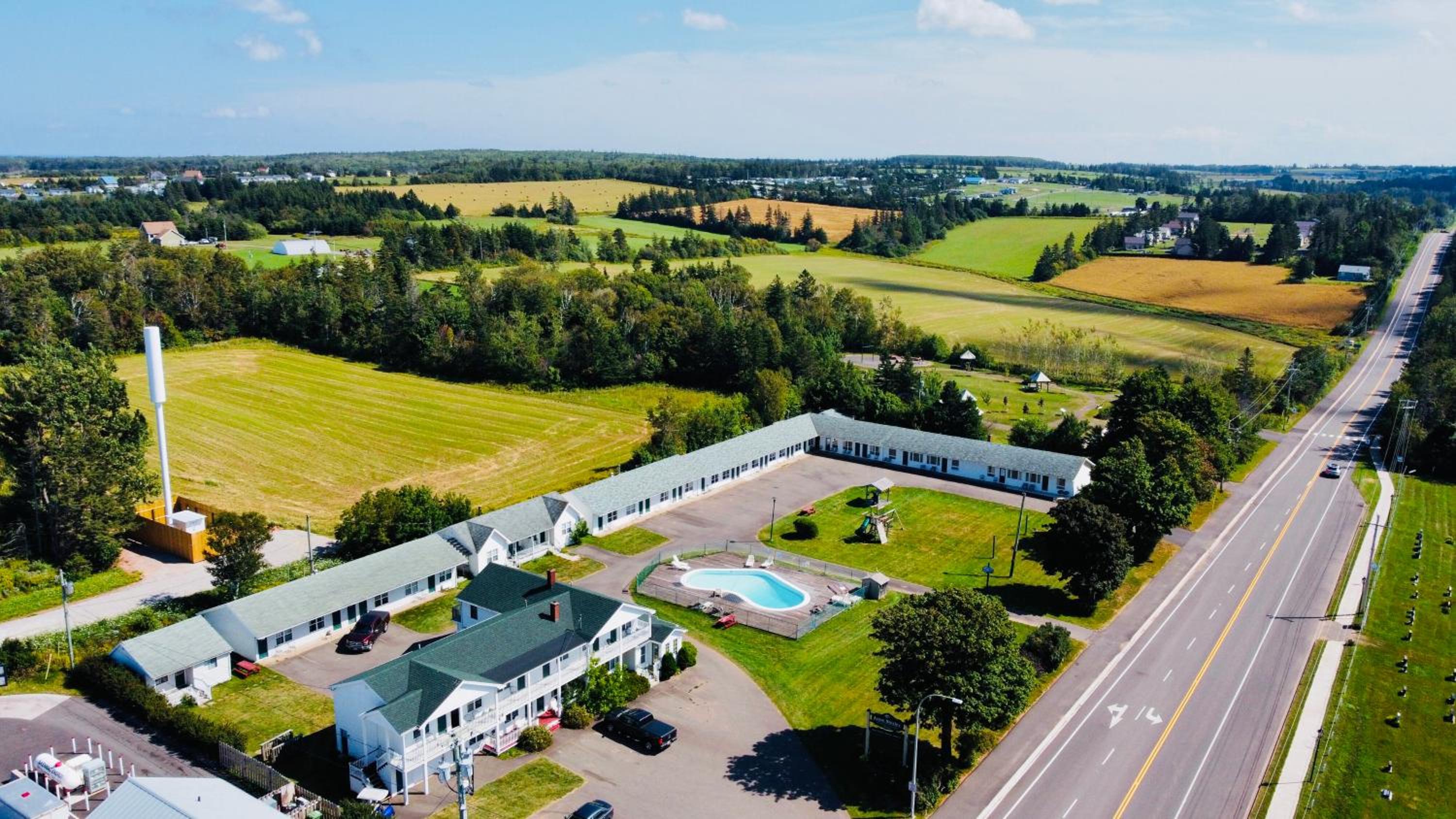 Anne Shirley Motel & Cottages - Image 1