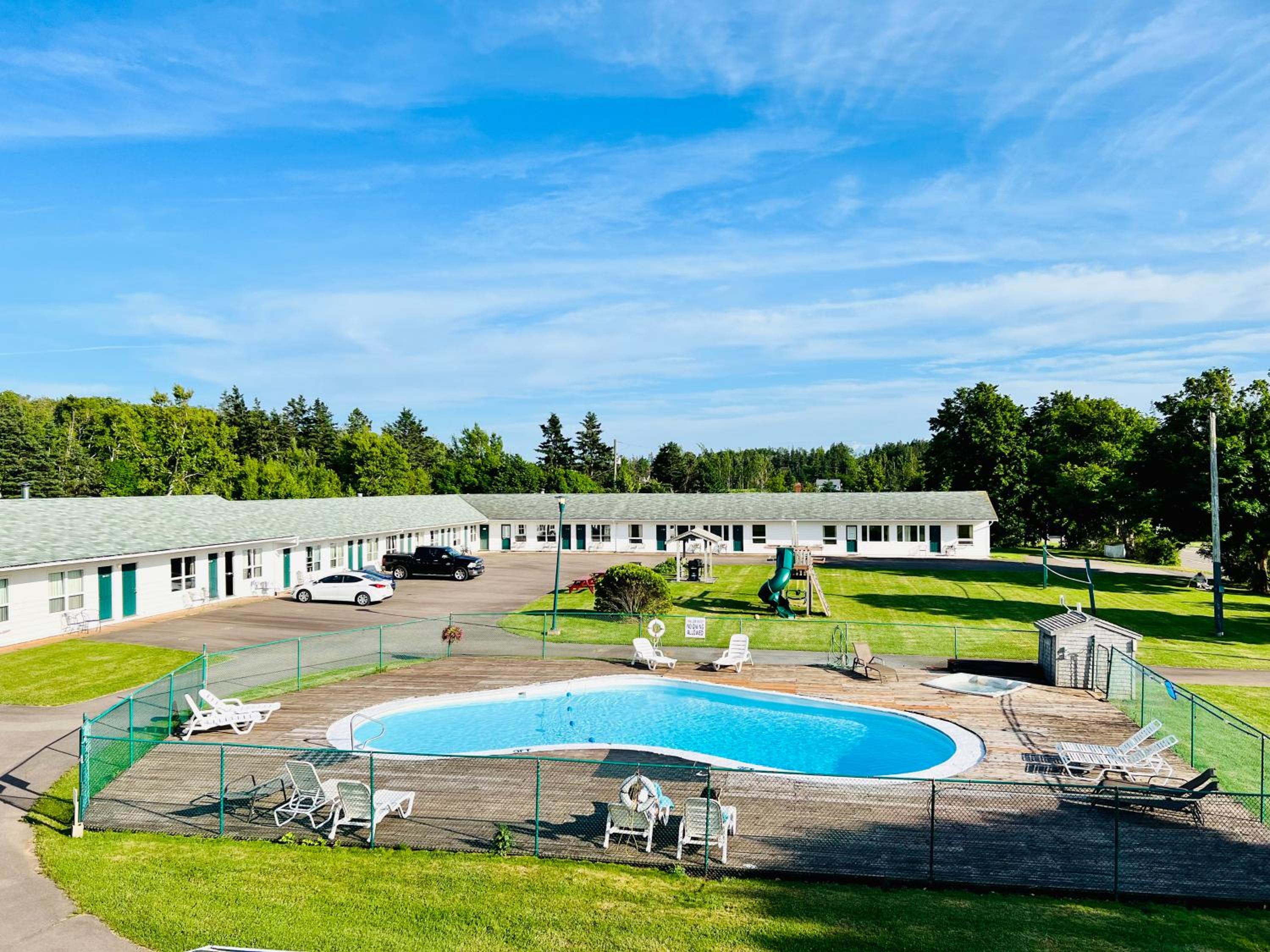 Anne Shirley Motel & Cottages - Image 3