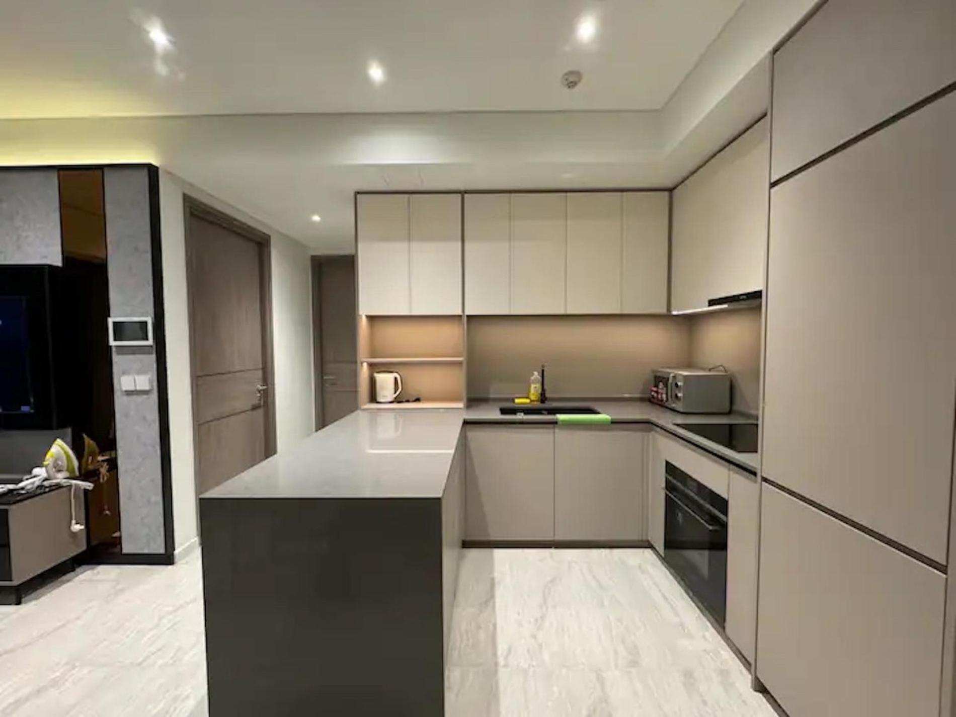 ZO Apartment Opera, Crest, Galleria -Central Saigon -Free POOL-GYM-SAUNA Room-YOGA Room