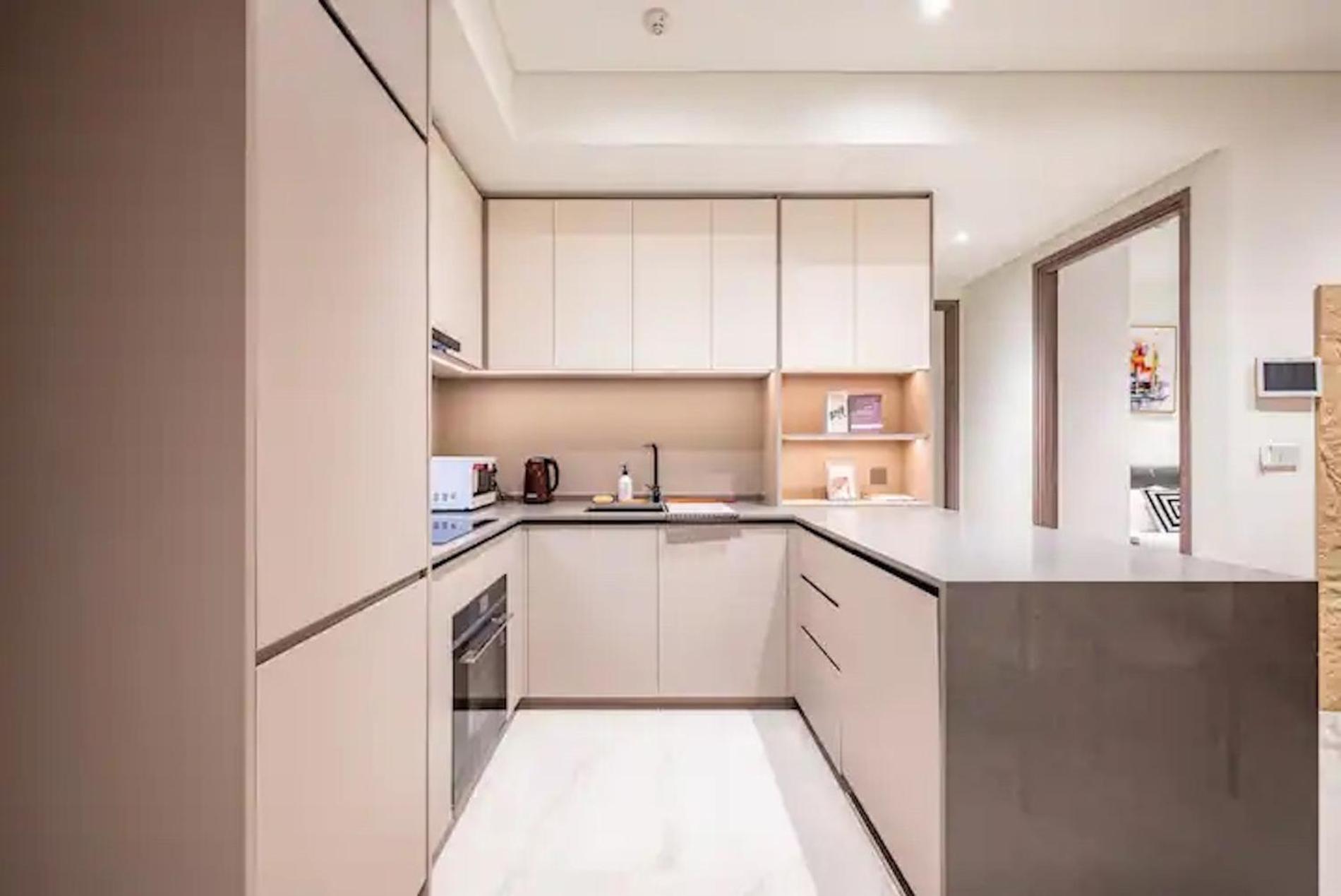 ZO Apartment Opera, Crest, Galleria -Central Saigon -Free POOL-GYM-SAUNA Room-YOGA Room