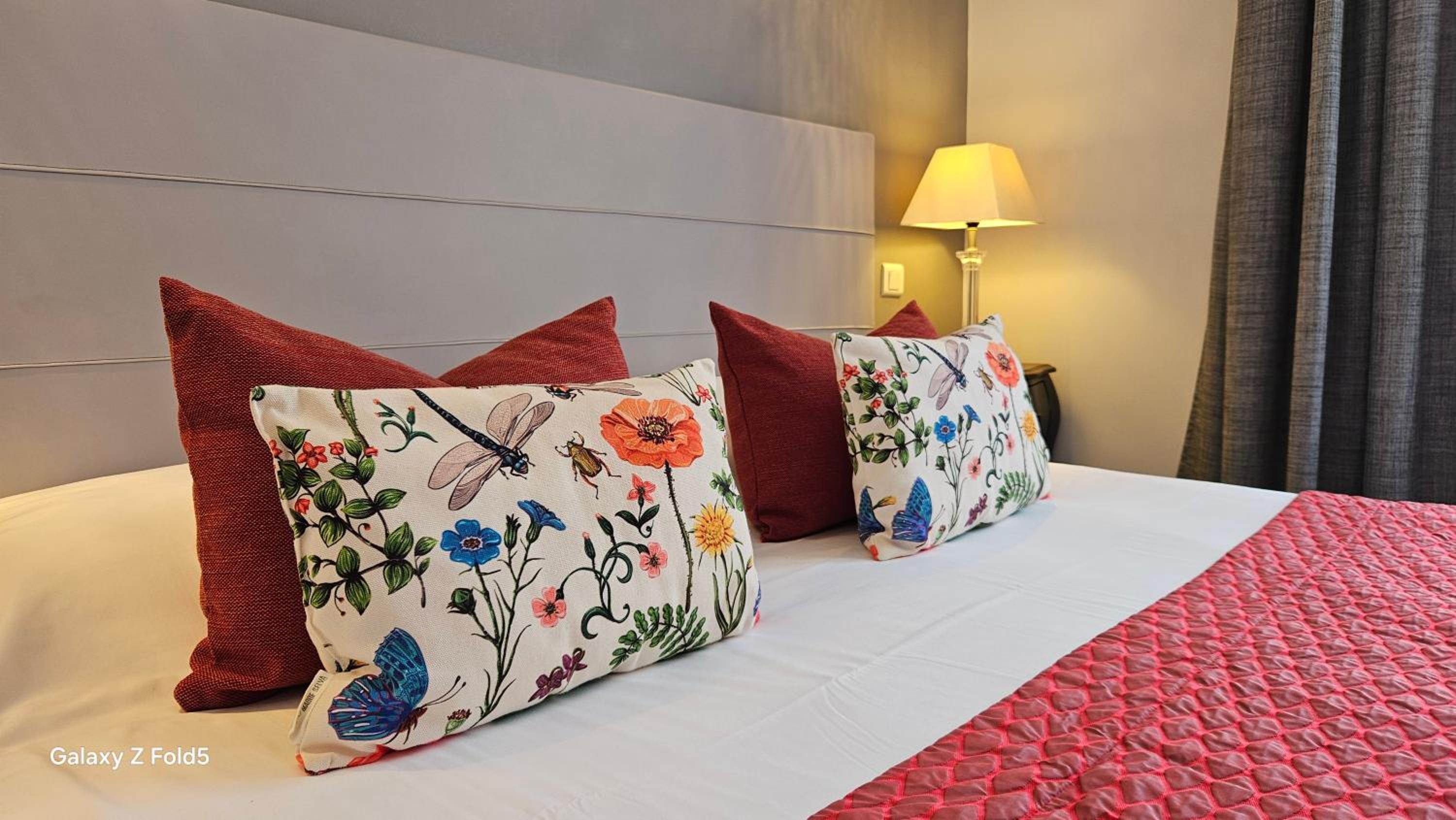 Arles Vacations - Brit Hotel Acacias - Property Image 42