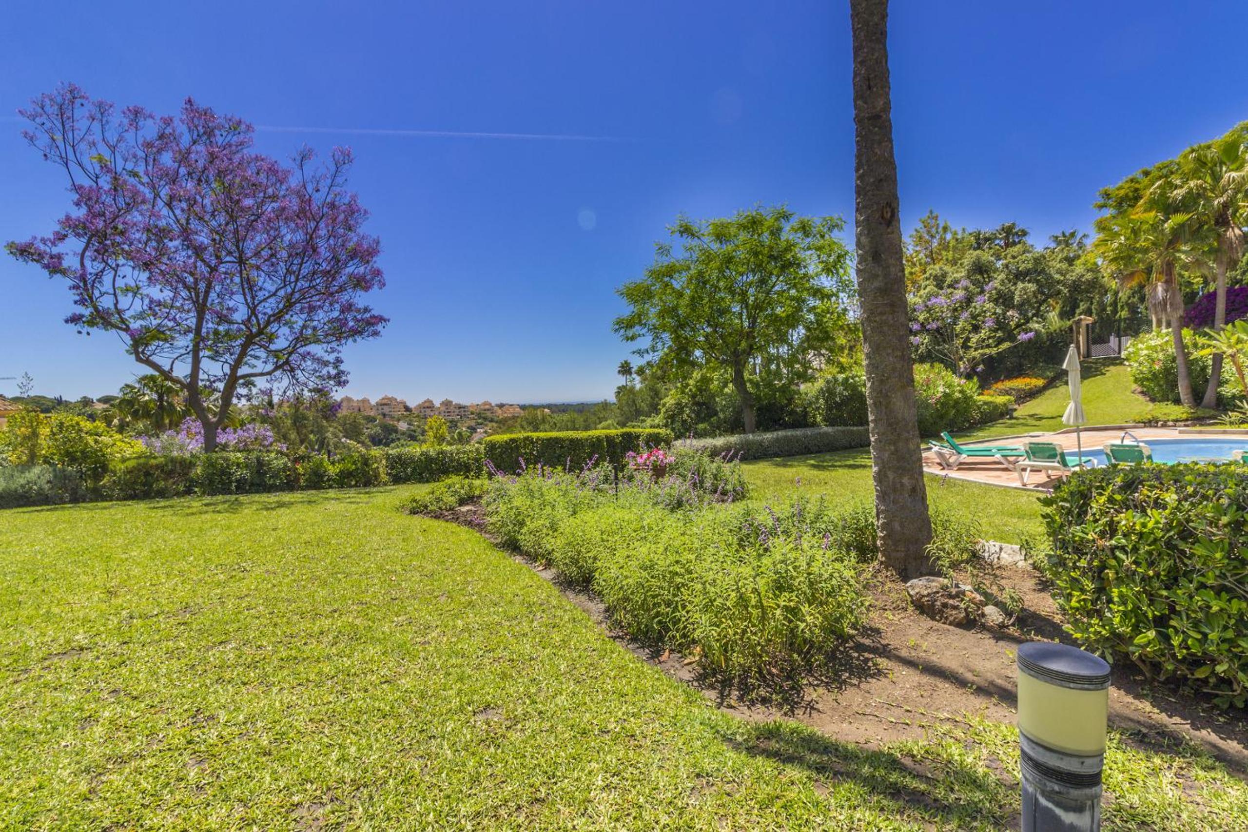 Cubo's Apartamento Boutique Elviria Hills Marbella