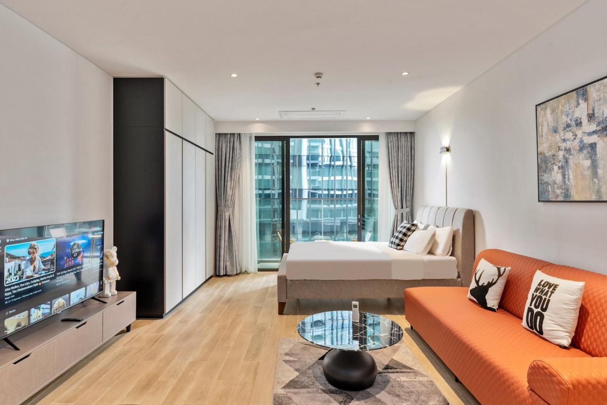 ZO Apartment Opera, Crest, Galleria -Central Saigon -Free POOL-GYM-SAUNA Room-YOGA Room