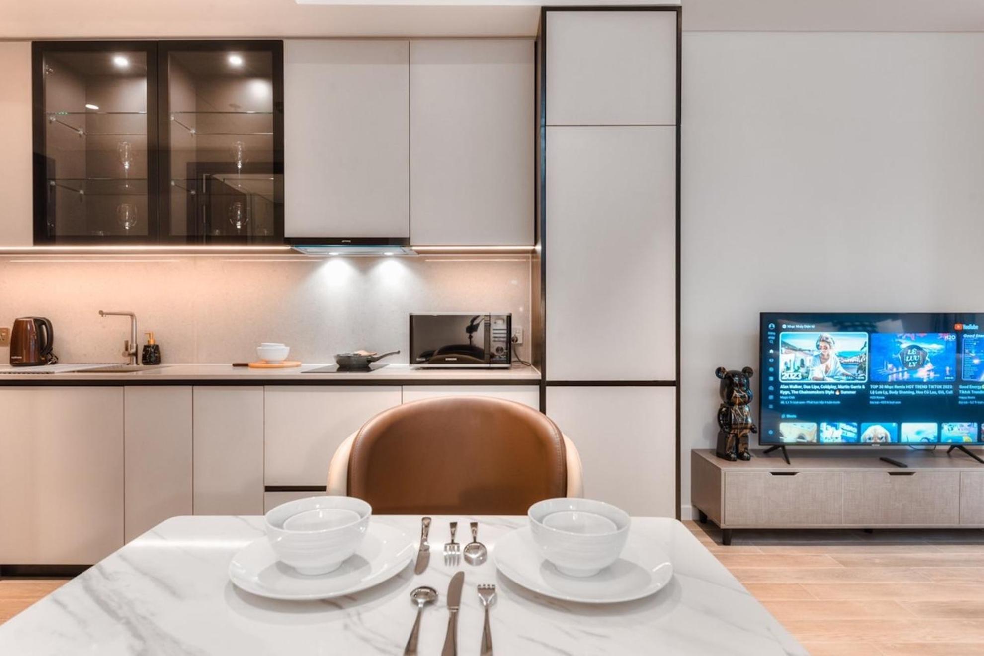 ZO Apartment Opera, Crest, Galleria -Central Saigon -Free POOL-GYM-SAUNA Room-YOGA Room