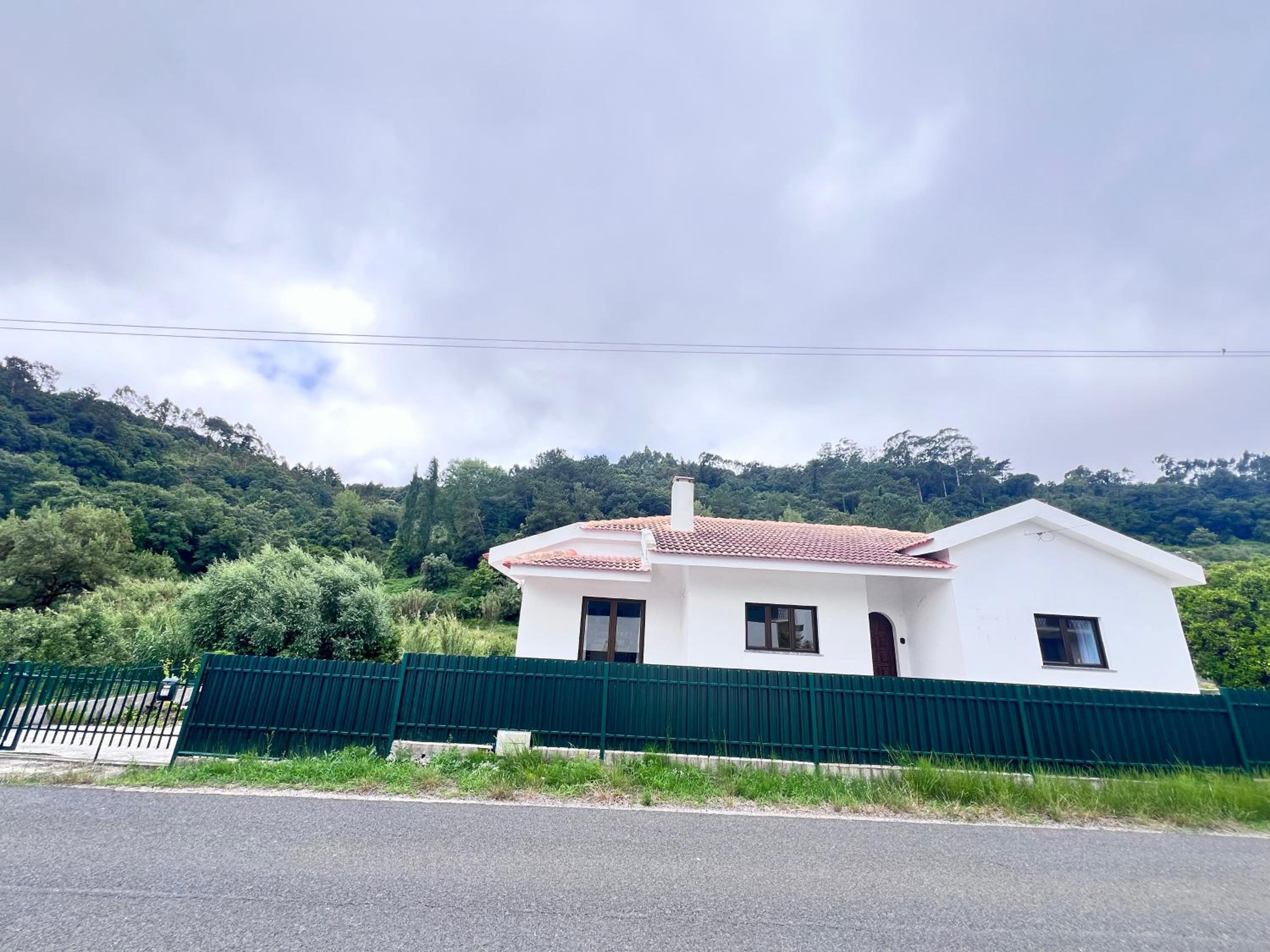 Charming Portuguese Villa with Forested Hill Views view 3