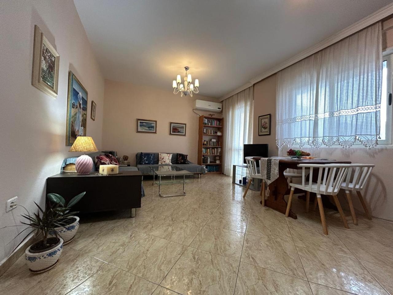 Beachfront apartment Nita