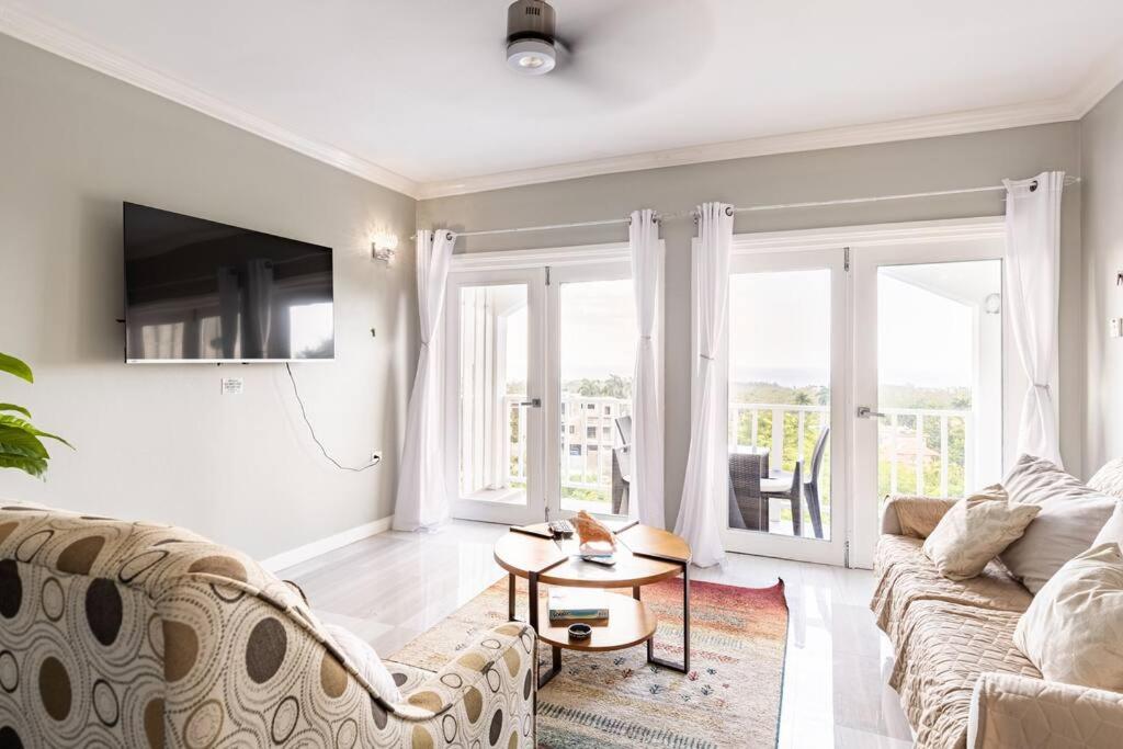 Charming Sea View Townhouse view 4