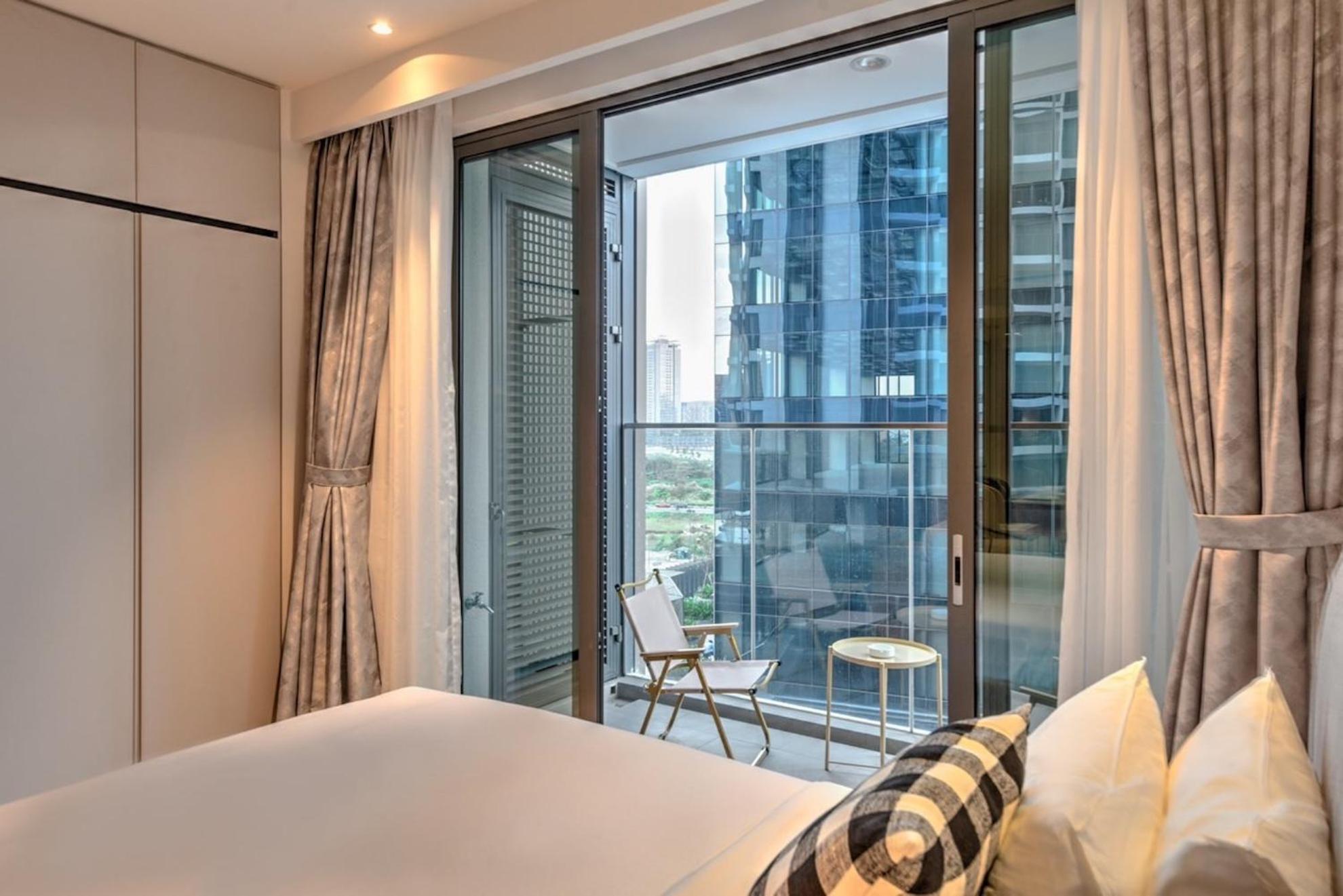 ZO Apartment Opera, Crest, Galleria -Central Saigon -Free POOL-GYM-SAUNA Room-YOGA Room