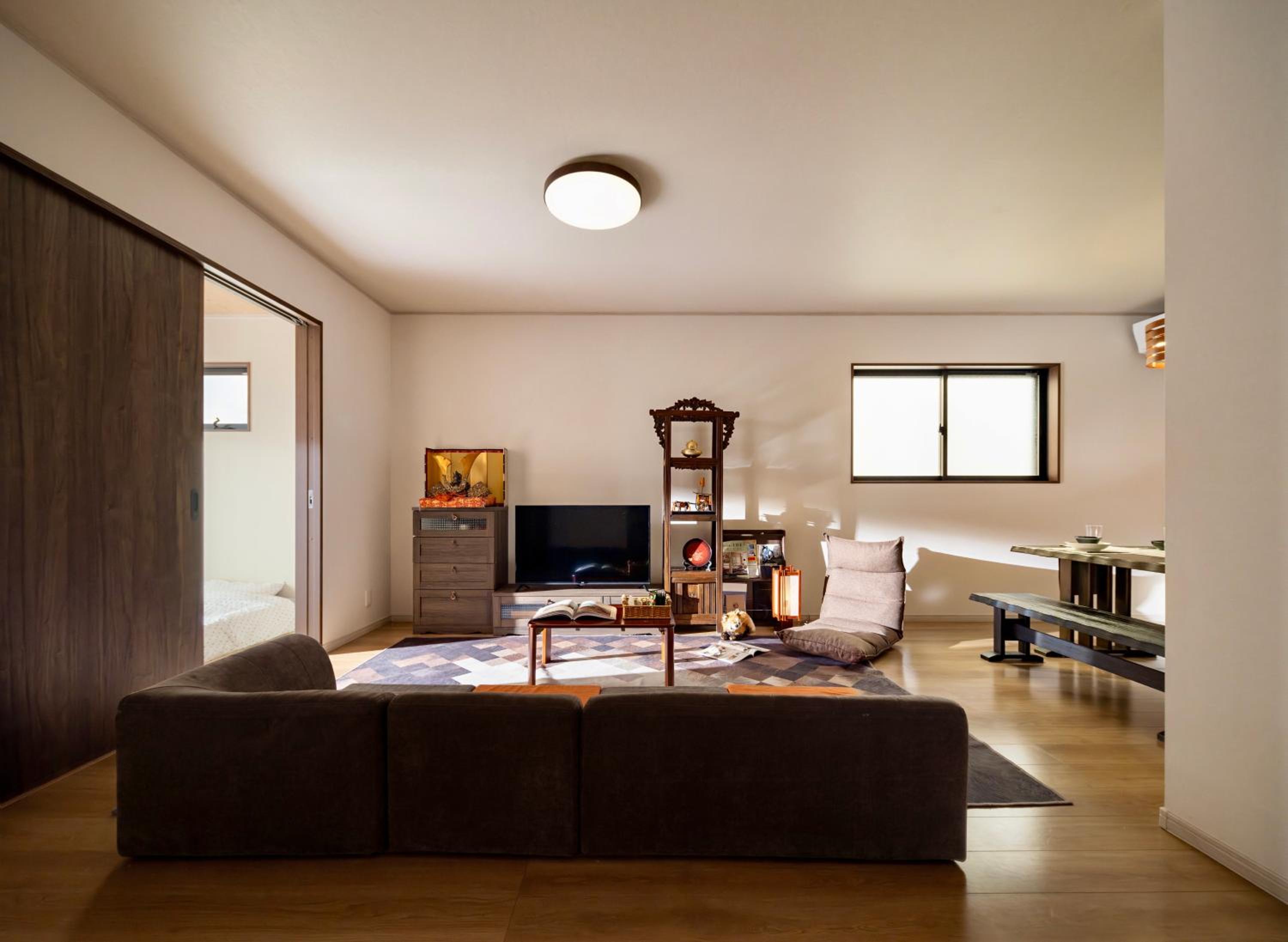 福助豆腐5mins walk to JRLoop Tsuruhashi 5mins to Nipponbashi Namba USJ Nara Direct