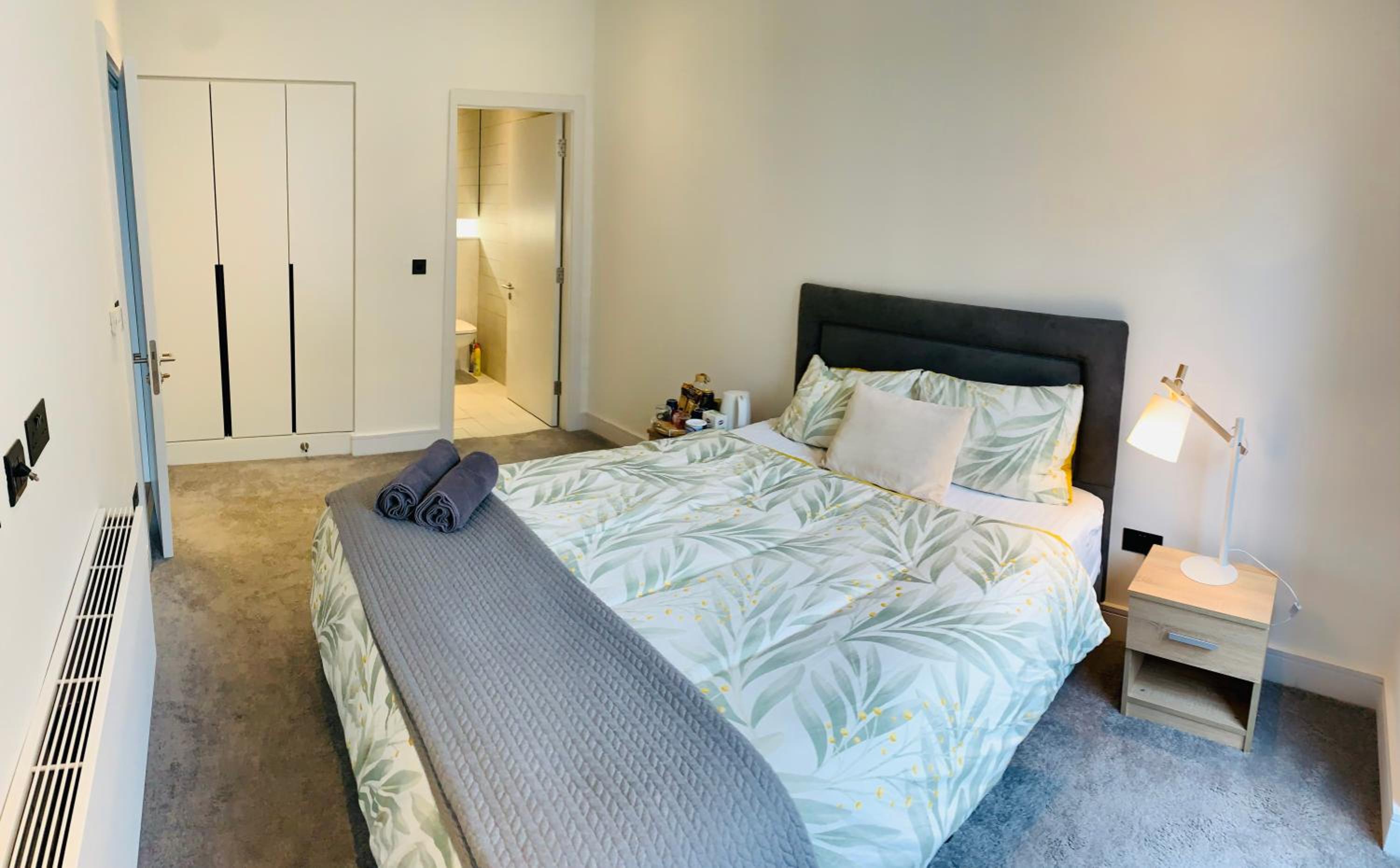 Modern Ensuite Double Bedroom