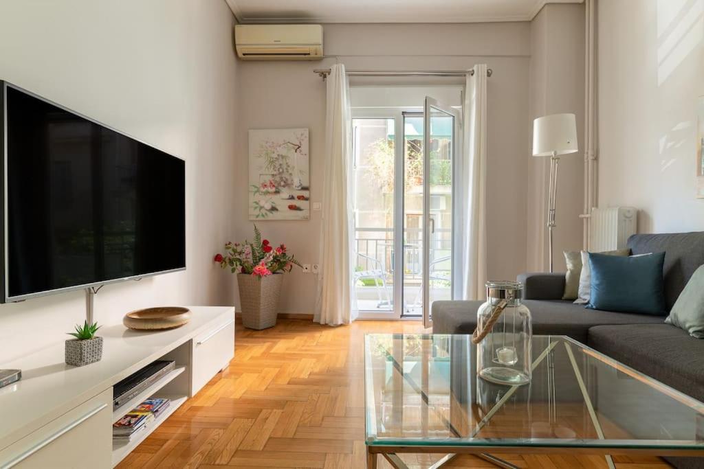 Modern full apt near acropolis/vaccinatedHosts