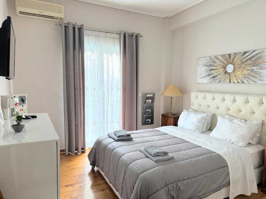 Modern full apt near acropolis/vaccinatedHosts