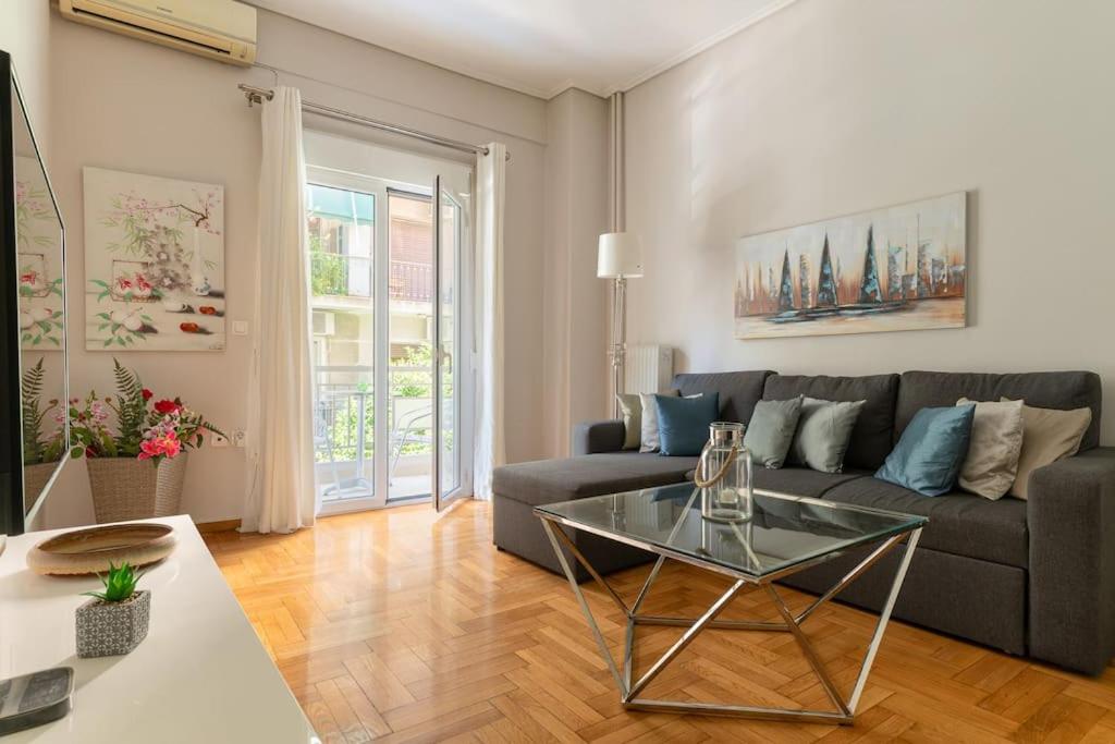 Modern full apt near acropolis/vaccinatedHosts