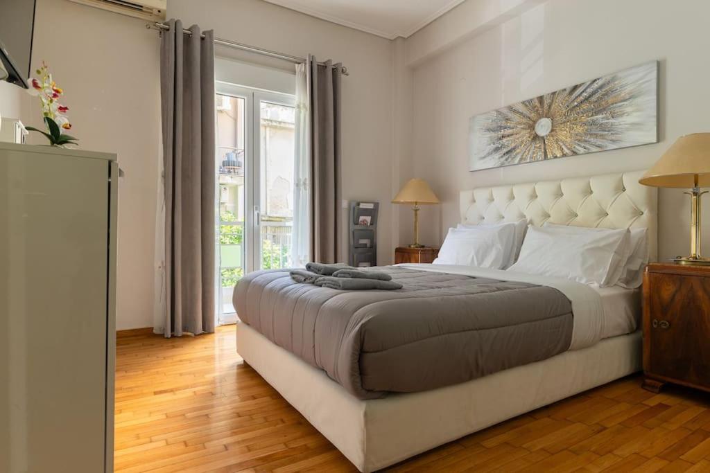 Modern full apt near acropolis/vaccinatedHosts