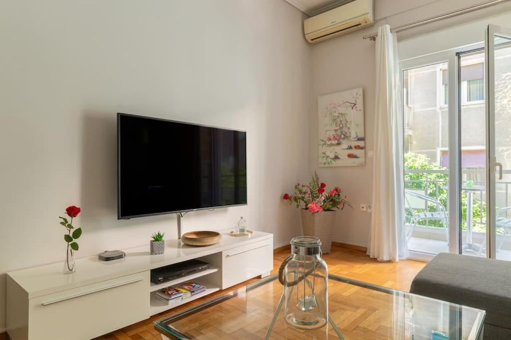 Modern full apt near acropolis/vaccinatedHosts