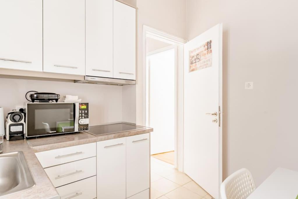 Modern full apt near acropolis/vaccinatedHosts