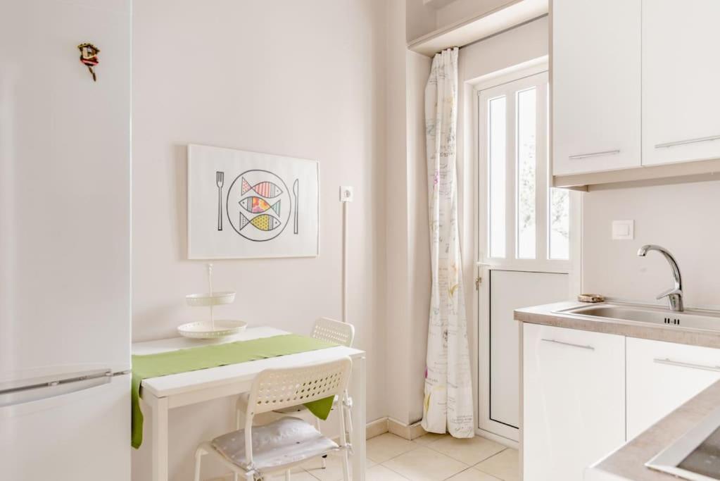 Modern full apt near acropolis/vaccinatedHosts